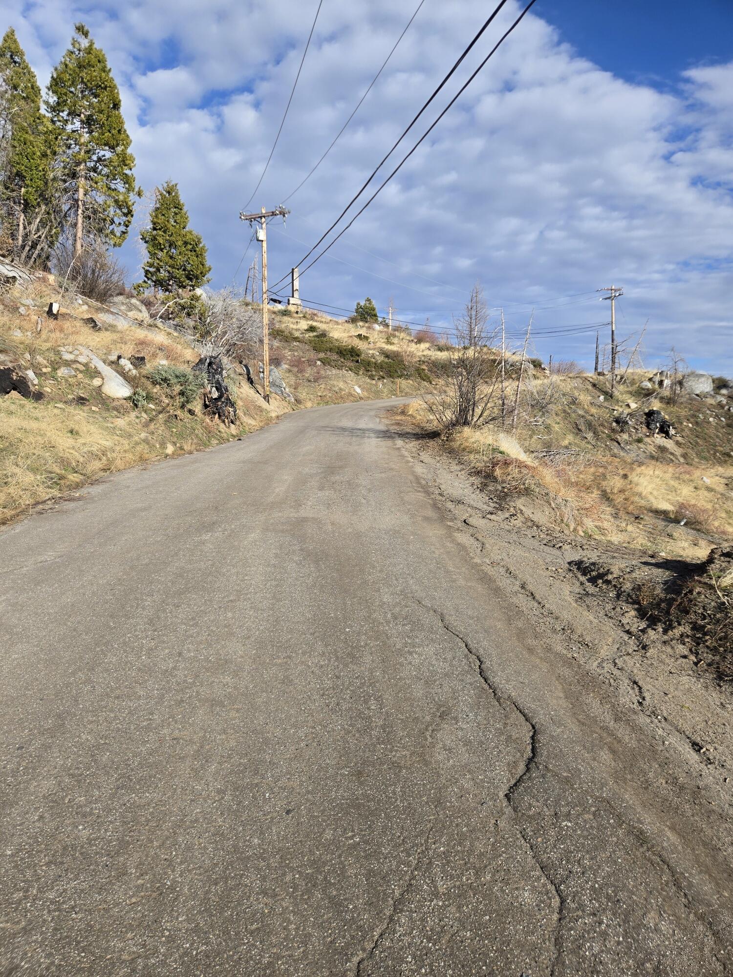 52866 Alpine Dr, Springville, CA 93265