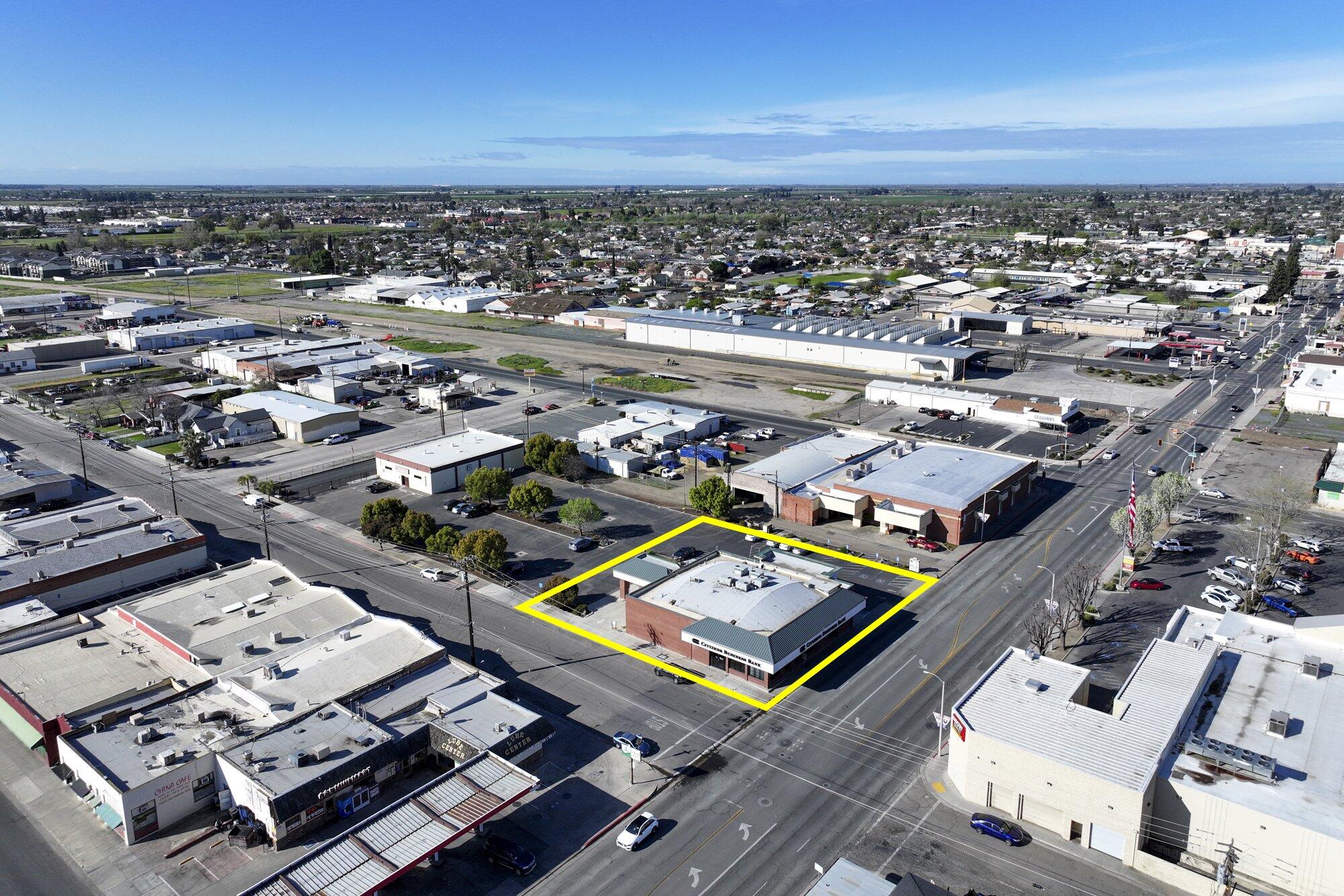 65 W Olive Ave, Porterville, CA 93257