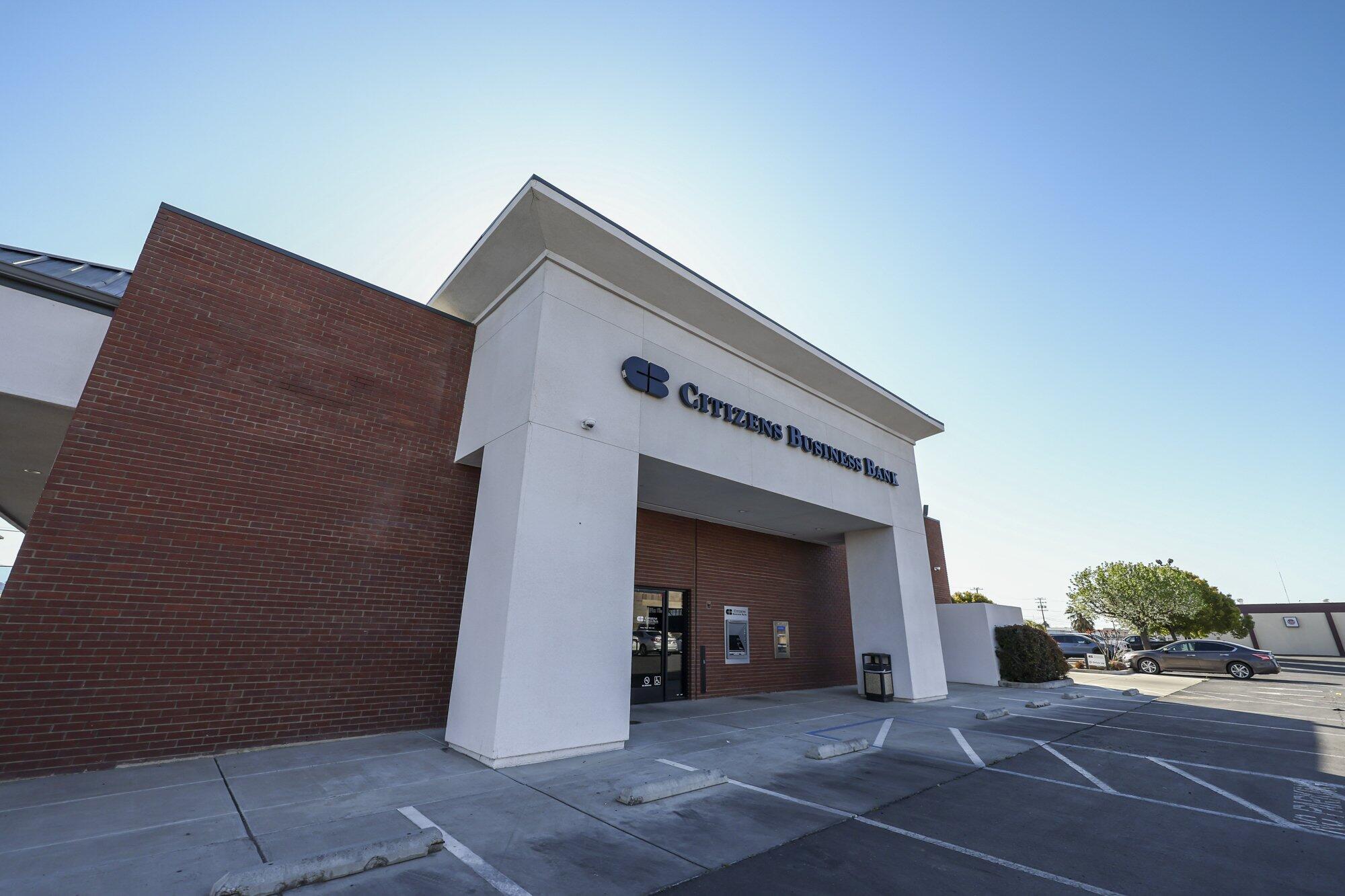 65 W Olive Ave, Porterville, CA 93257