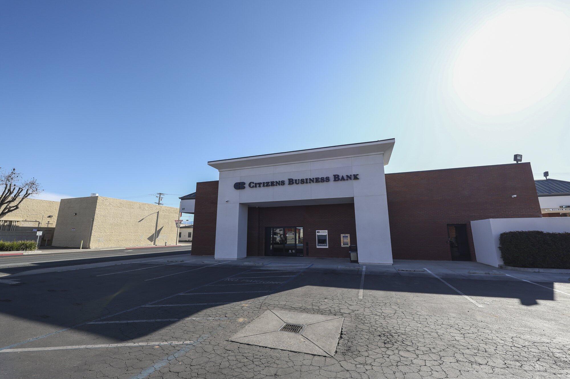 65 W Olive Ave, Porterville, CA 93257