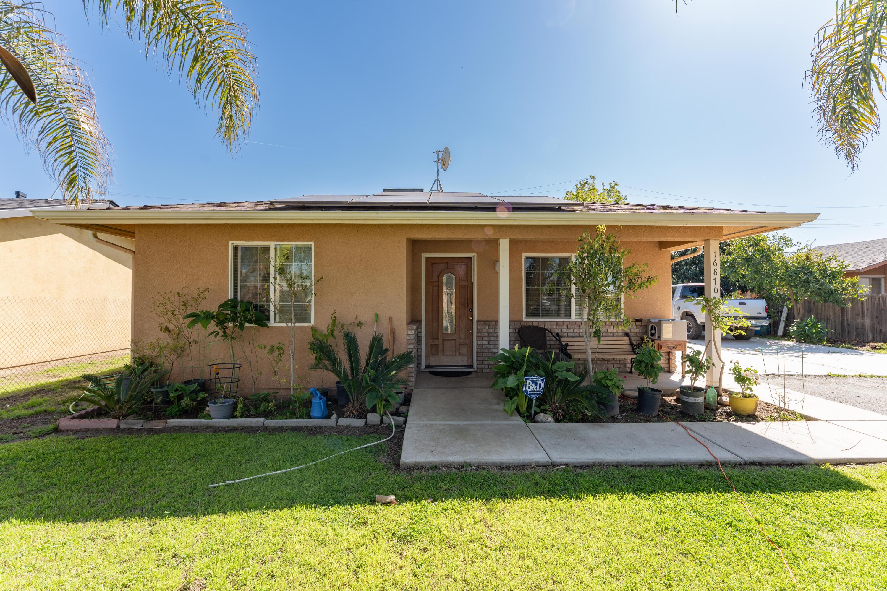 16870 Cloverdale Rd, Tulare, CA 93274