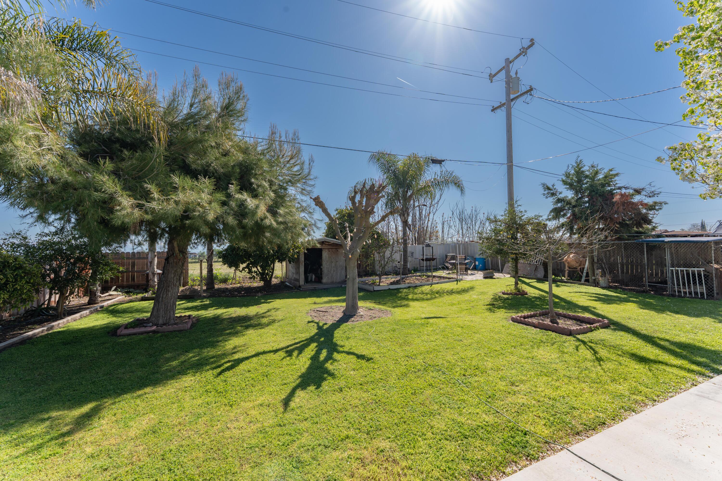 16870 Cloverdale Rd, Tulare, CA 93274