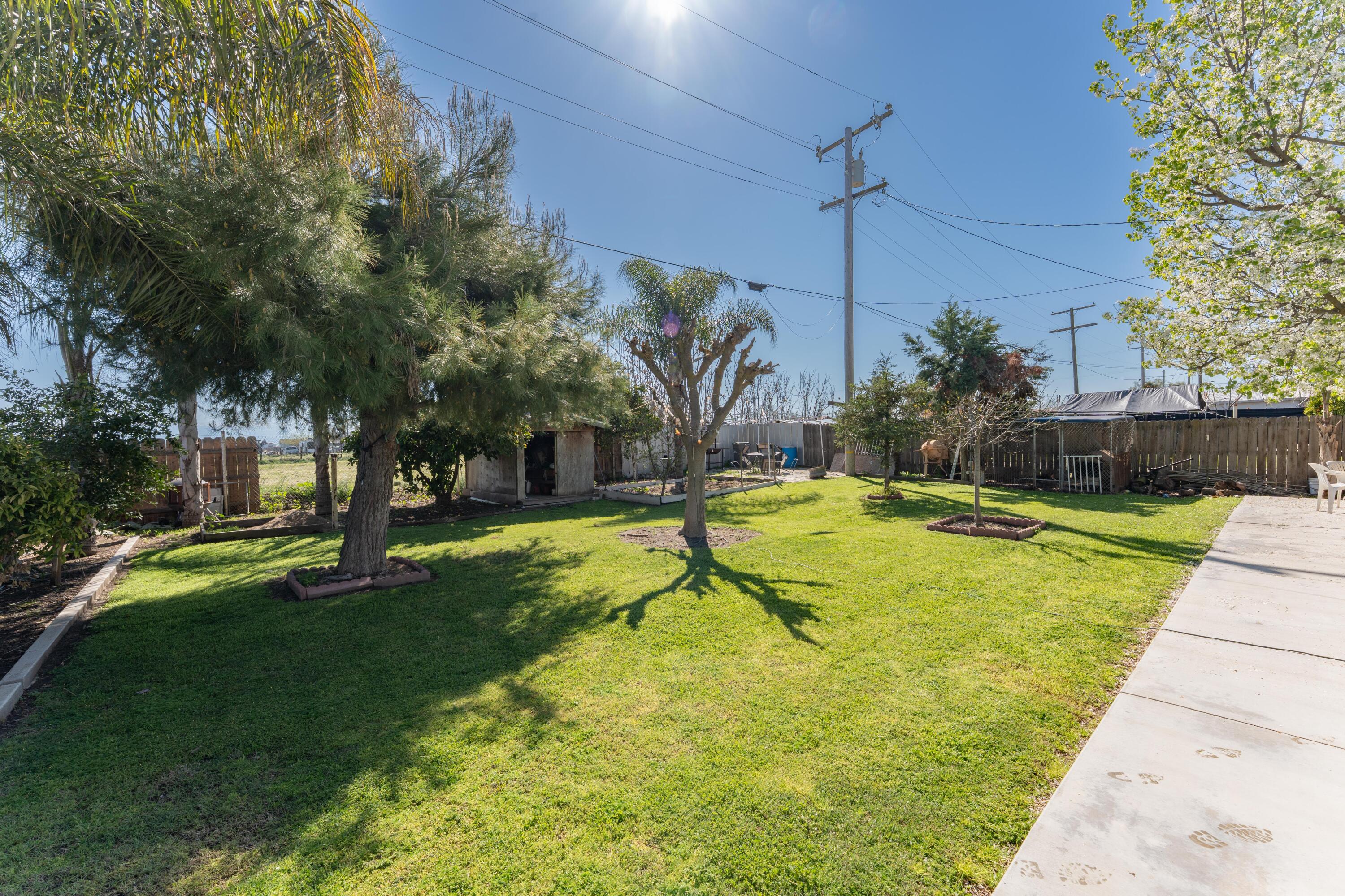 16870 Cloverdale Rd, Tulare, CA 93274