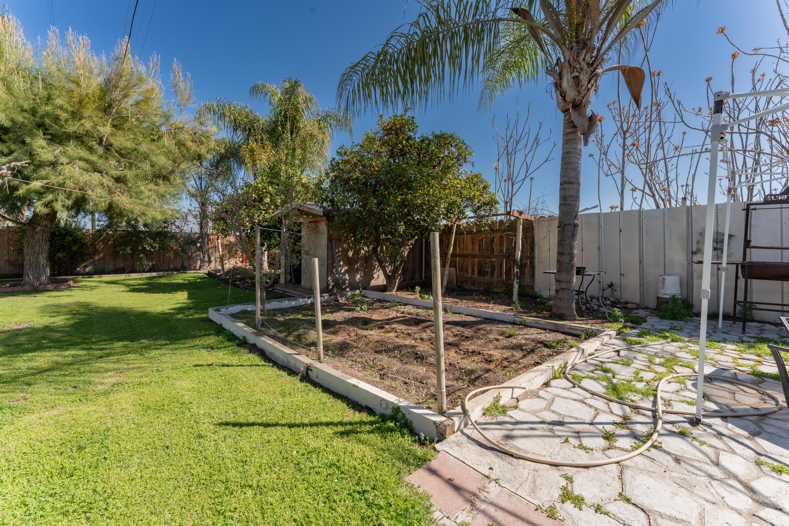 16870 Cloverdale Rd, Tulare, CA 93274