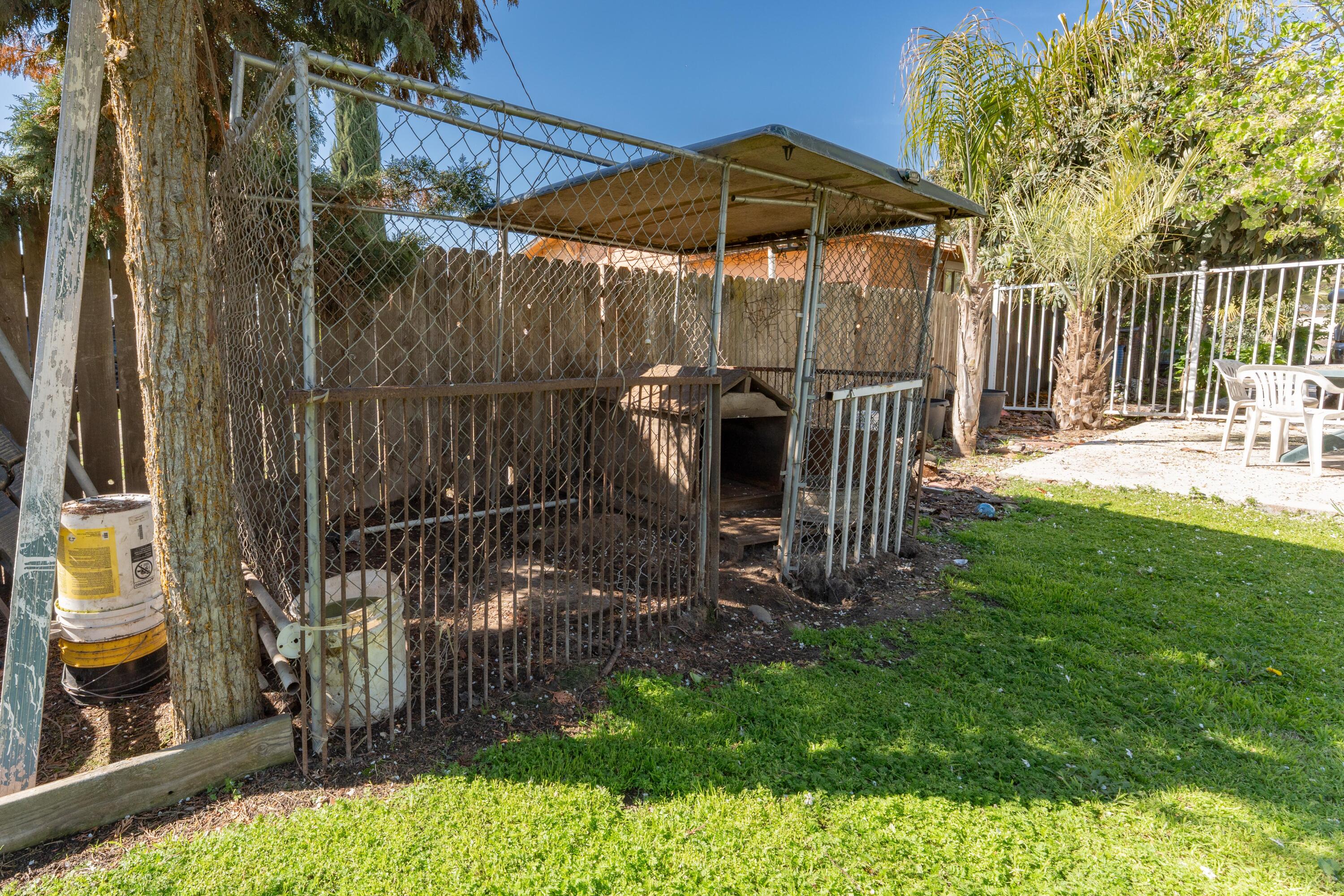 16870 Cloverdale Rd, Tulare, CA 93274