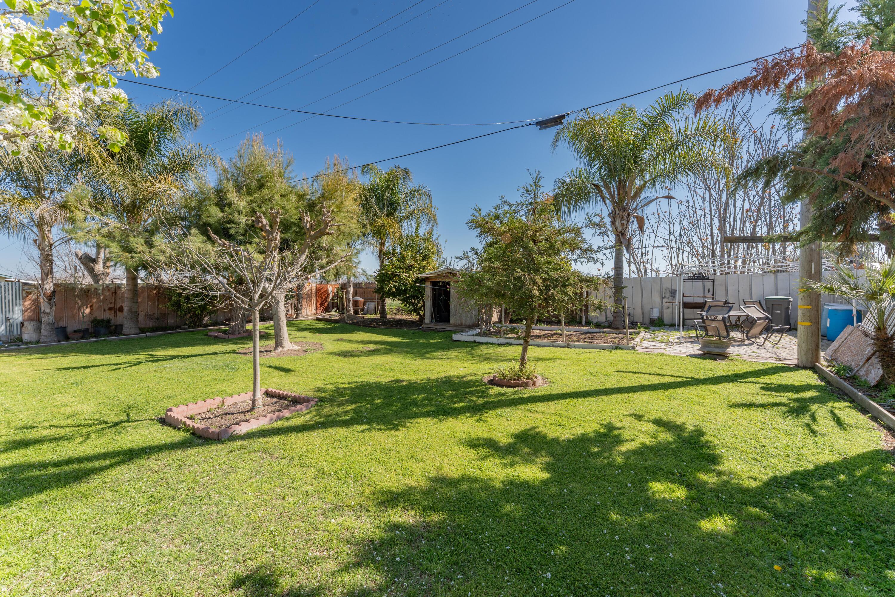 16870 Cloverdale Rd, Tulare, CA 93274