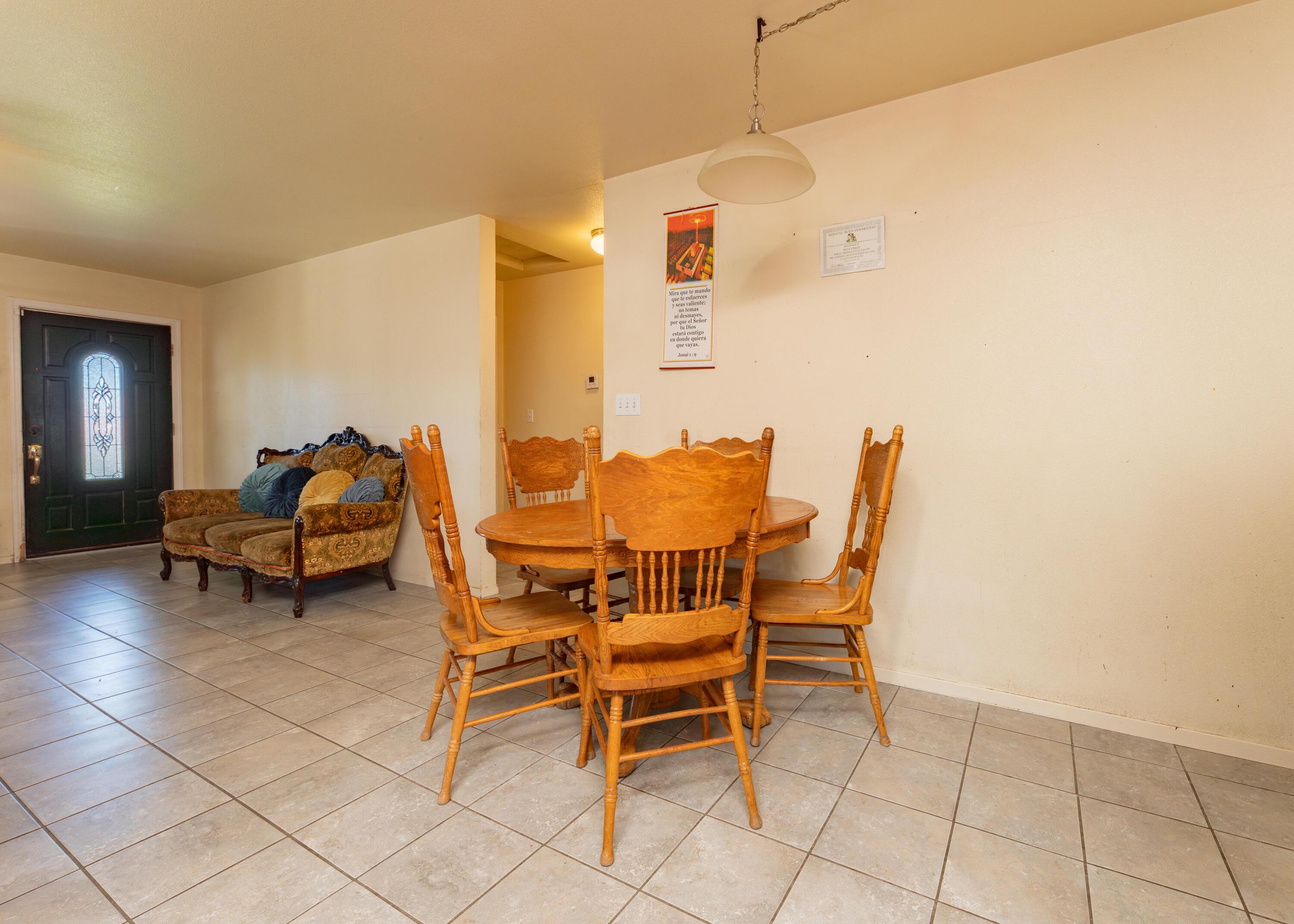 16870 Cloverdale Rd, Tulare, CA 93274