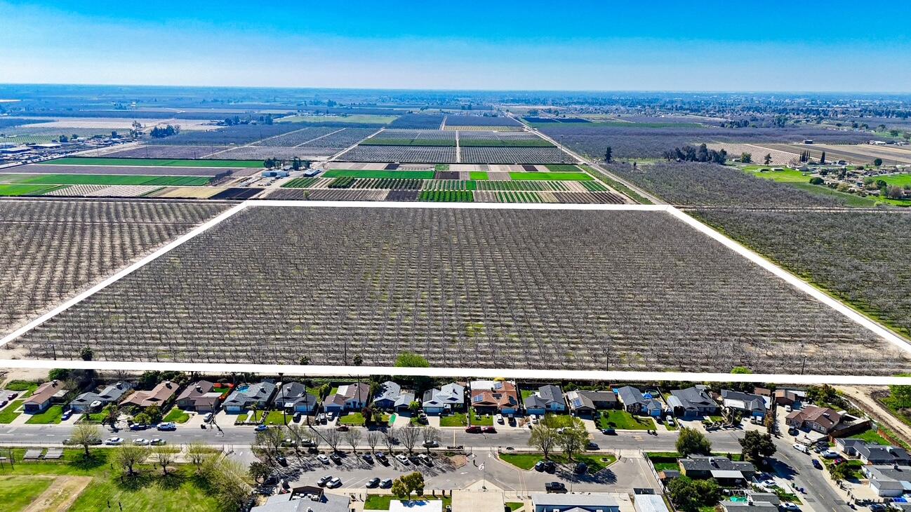 896 N Mariposa Ave, Visalia, CA 93292