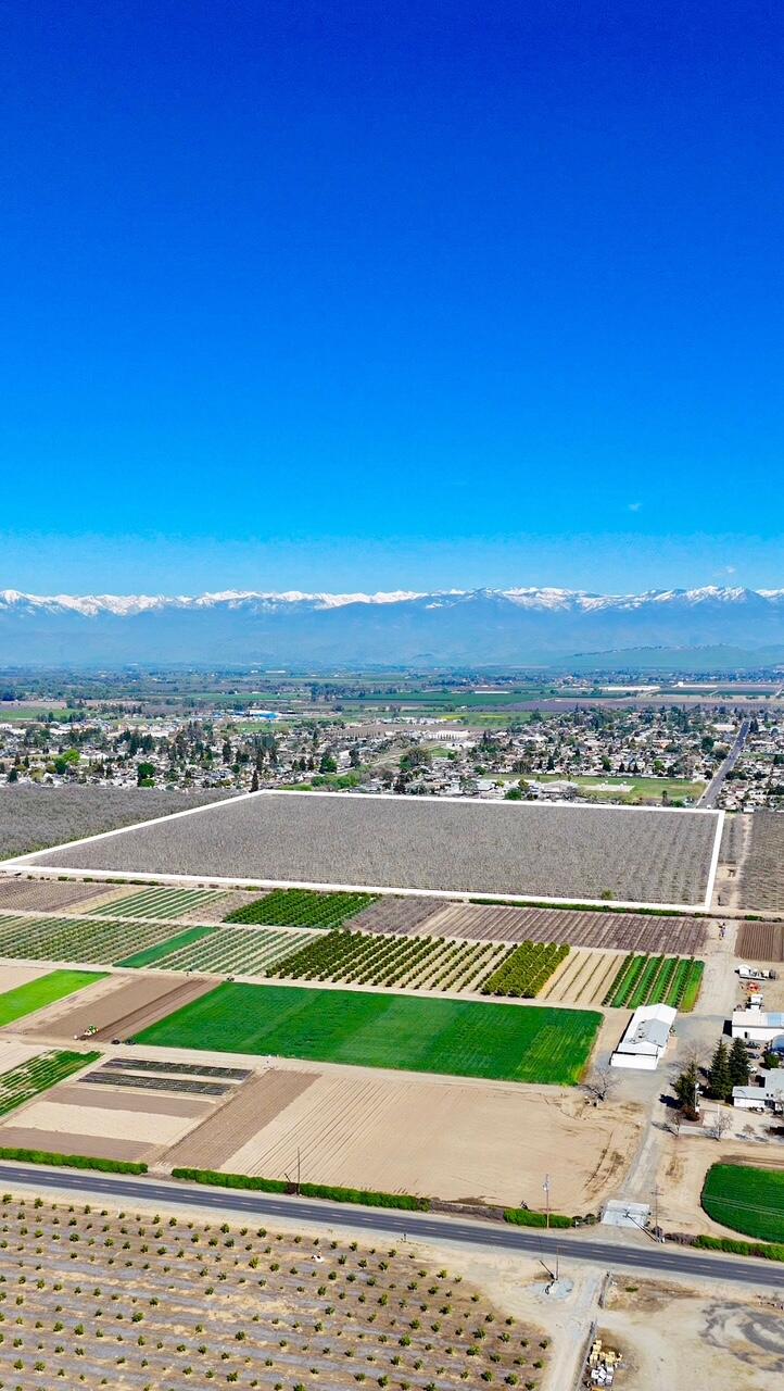 896 N Mariposa Ave, Visalia, CA 93292