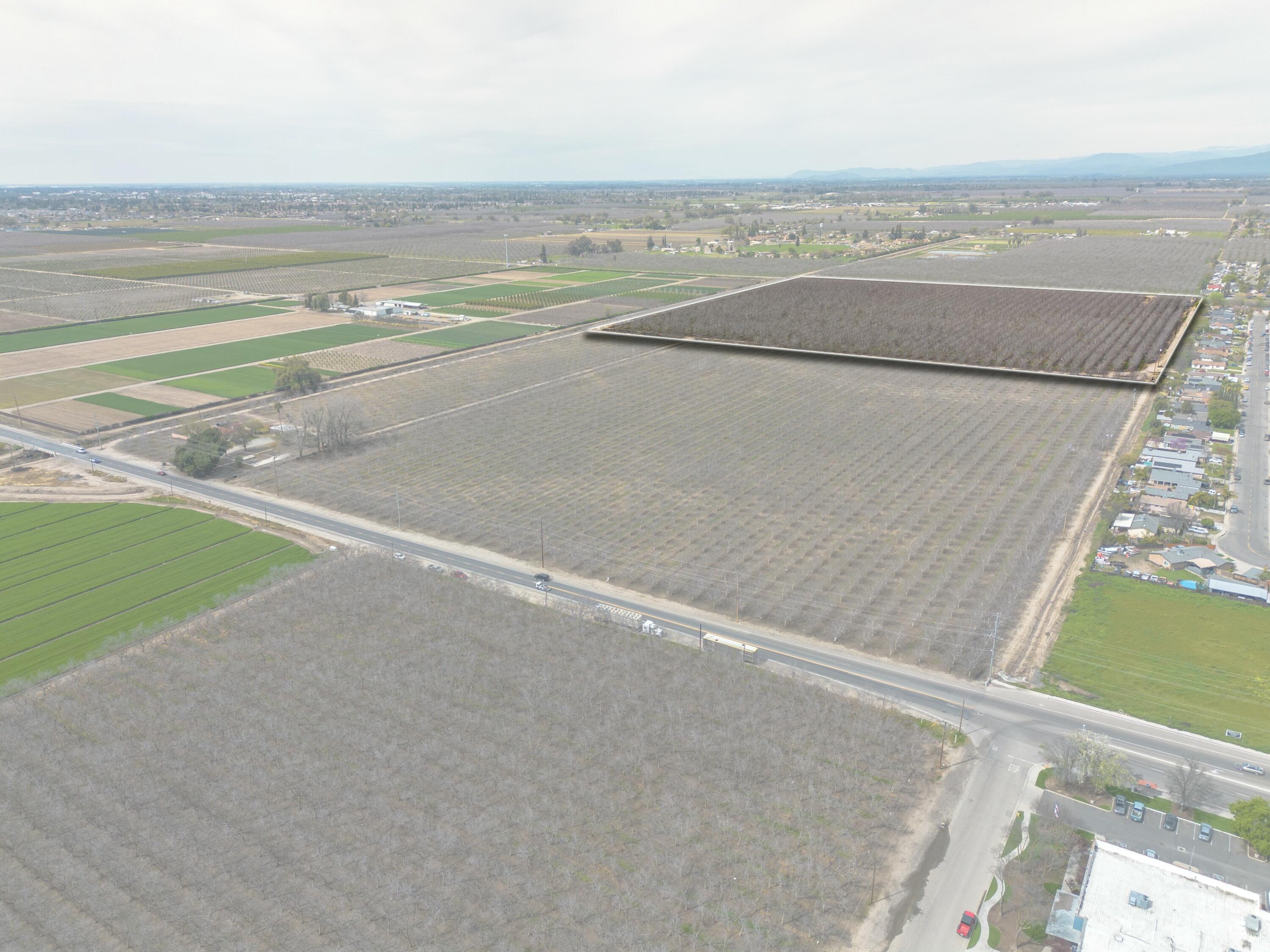 896 N Mariposa Ave, Visalia, CA 93292