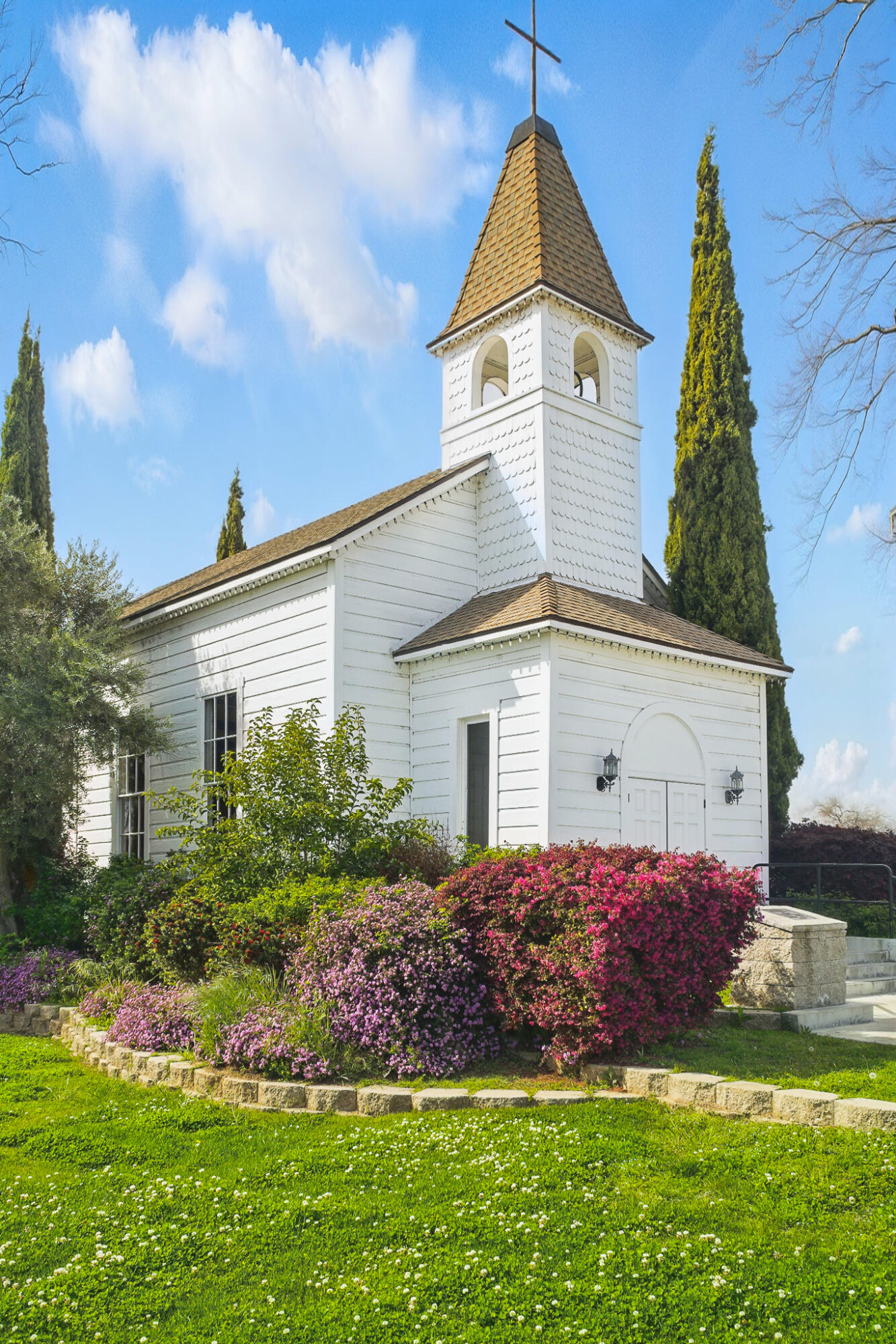 896 N Mariposa Ave, Visalia, CA 93292