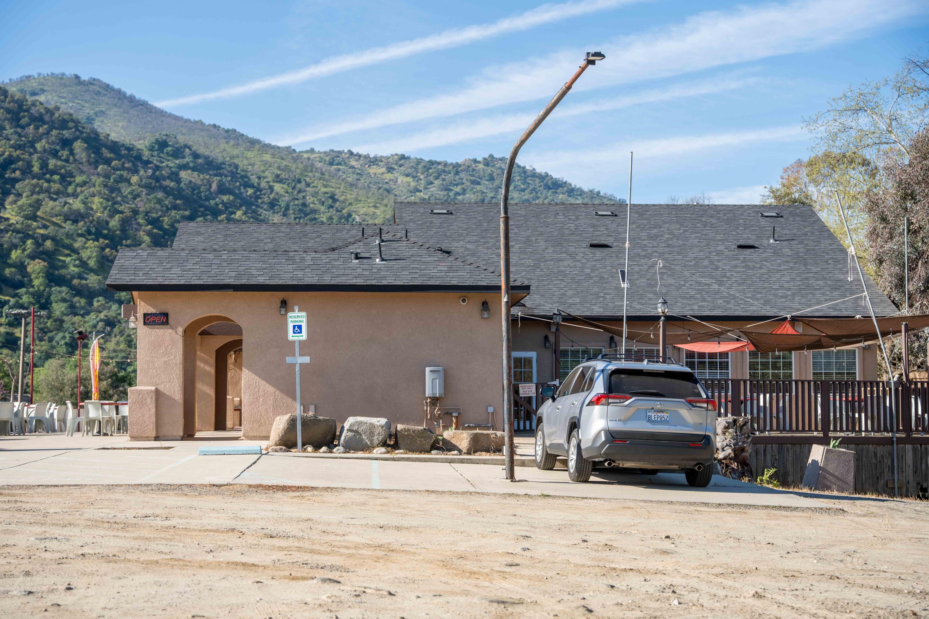 40311 Sierra Dr, Three Rivers, CA 93271