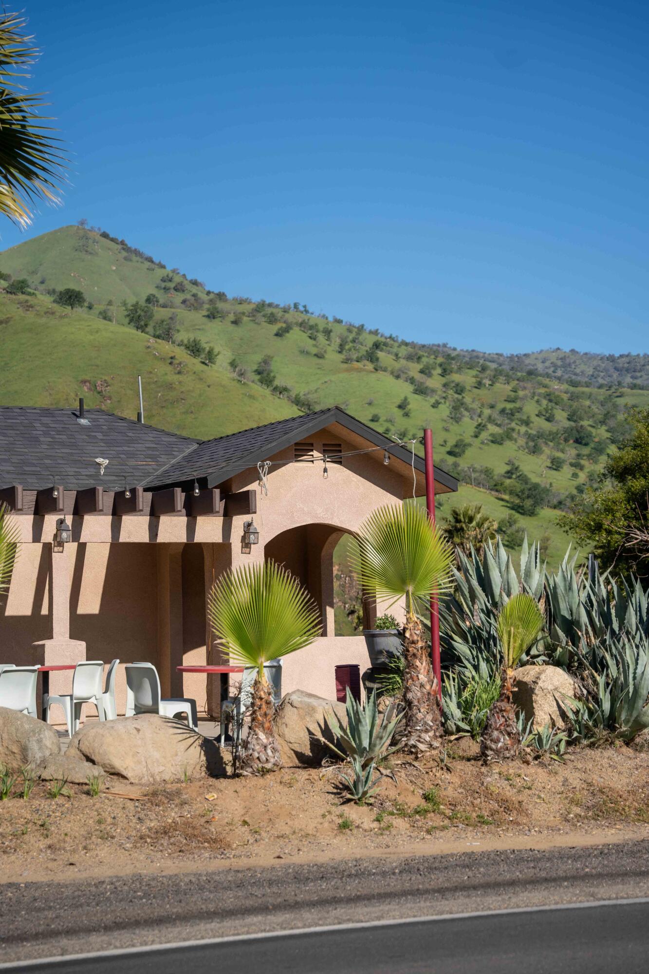 40311 Sierra Dr, Three Rivers, CA 93271