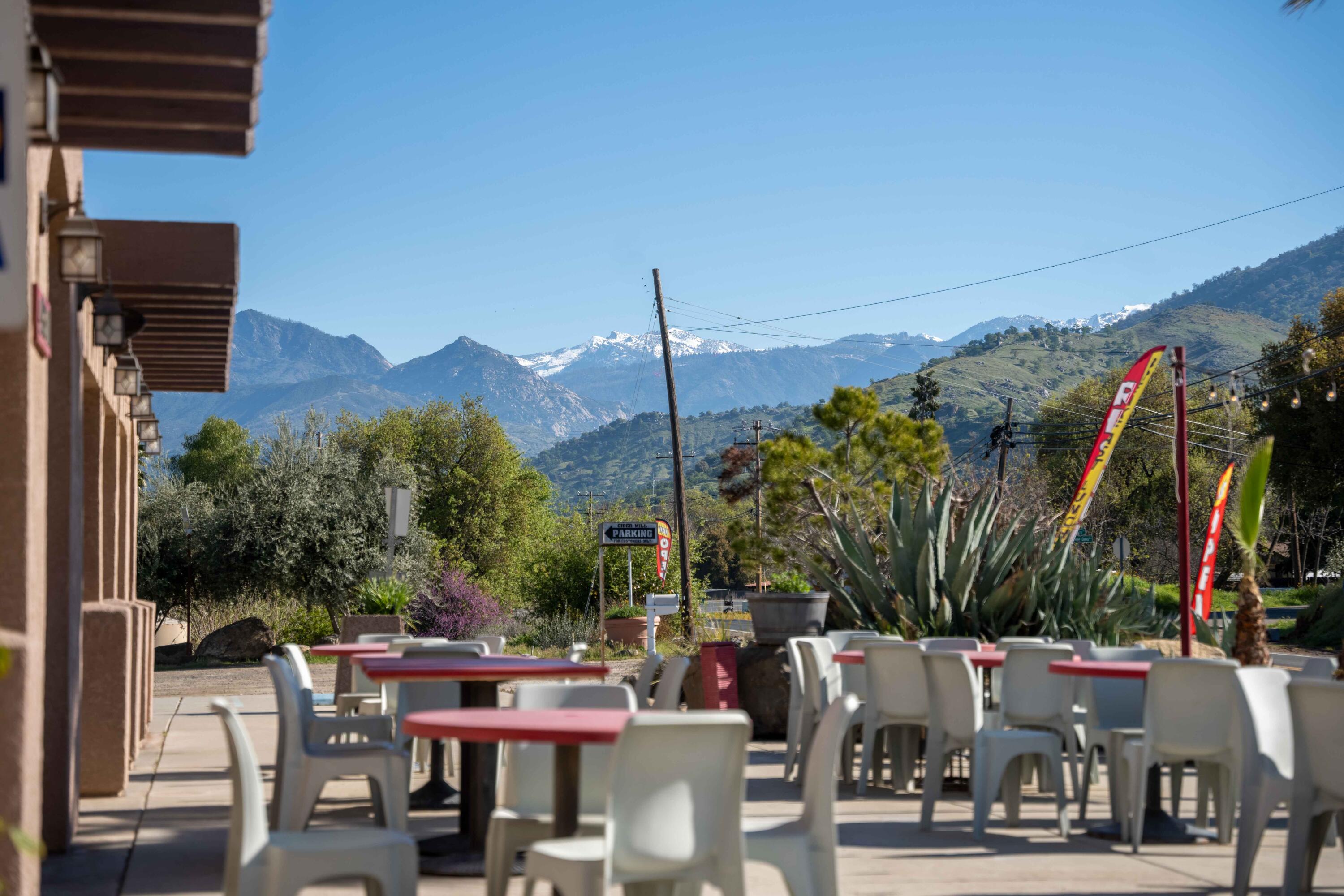 40311 Sierra Dr, Three Rivers, CA 93271