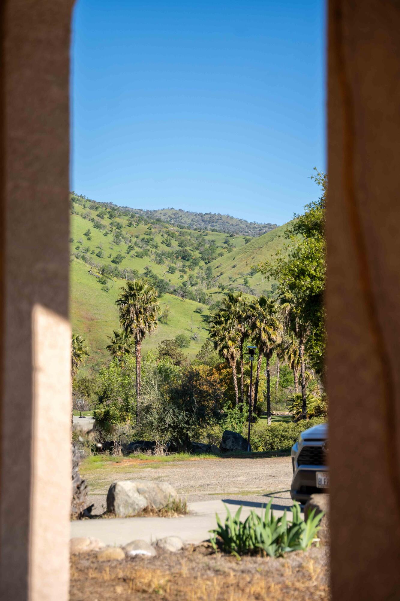 40311 Sierra Dr, Three Rivers, CA 93271