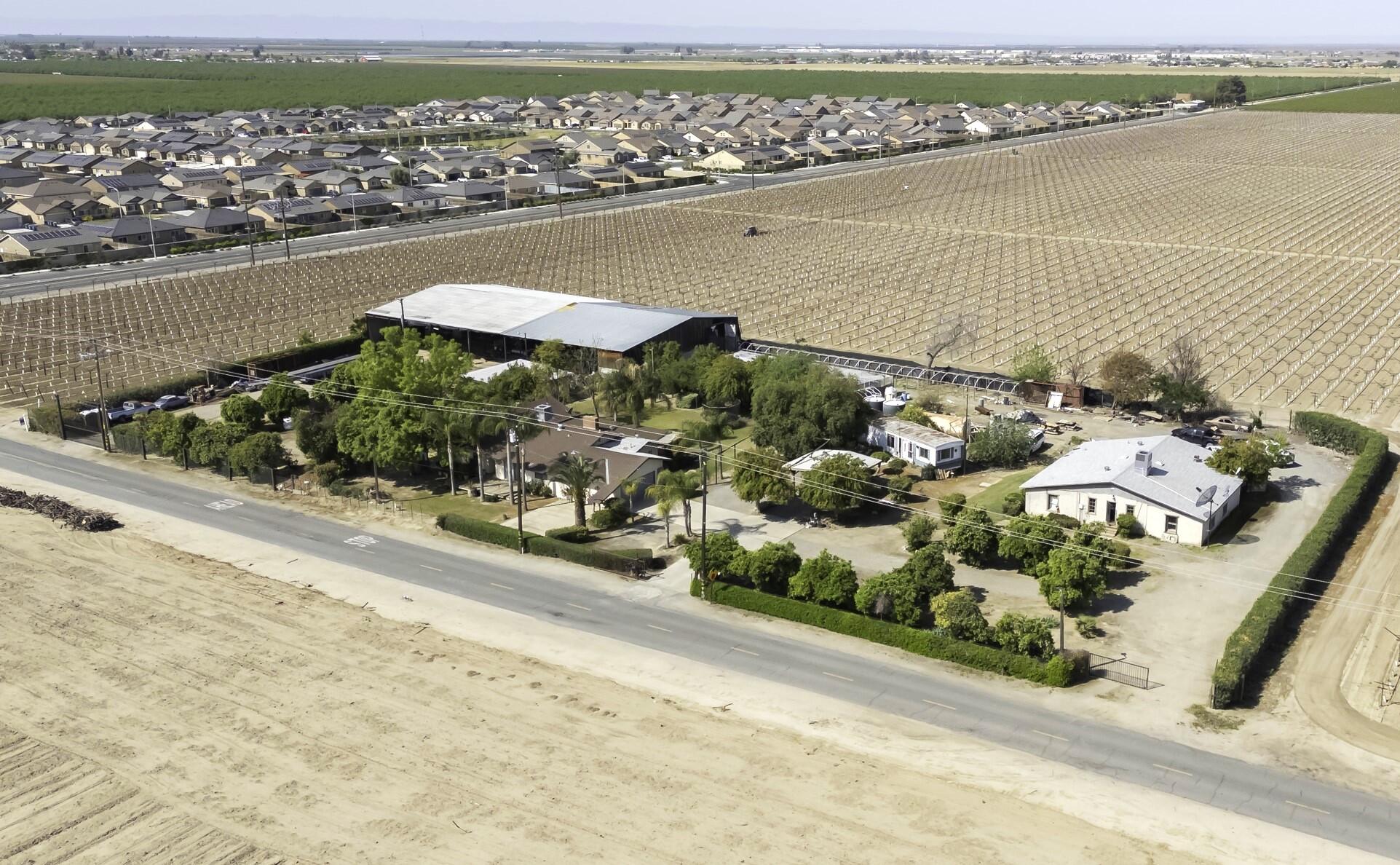 85 Rd 136, Delano, CA 93215