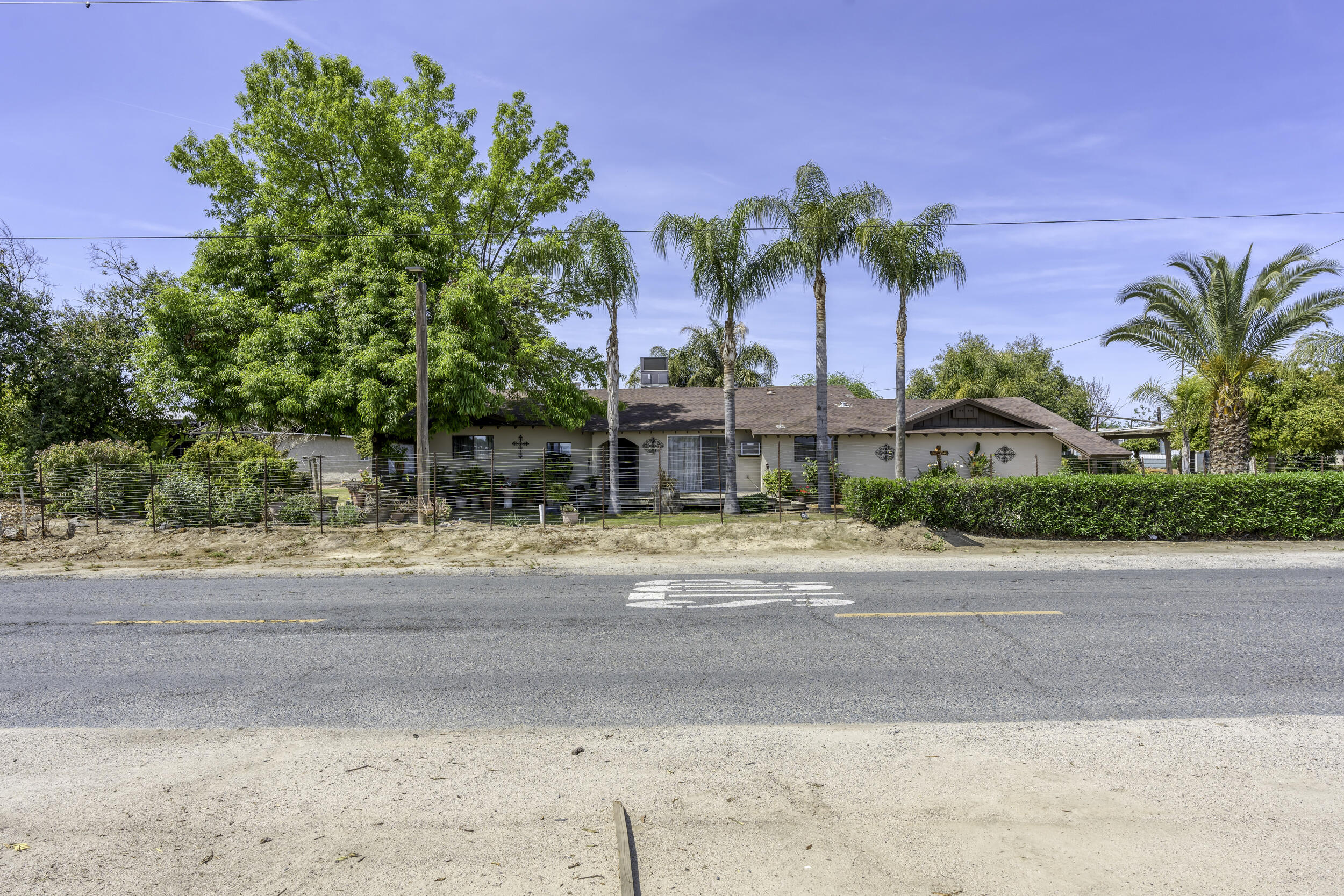 85 Rd 136, Delano, CA 93215