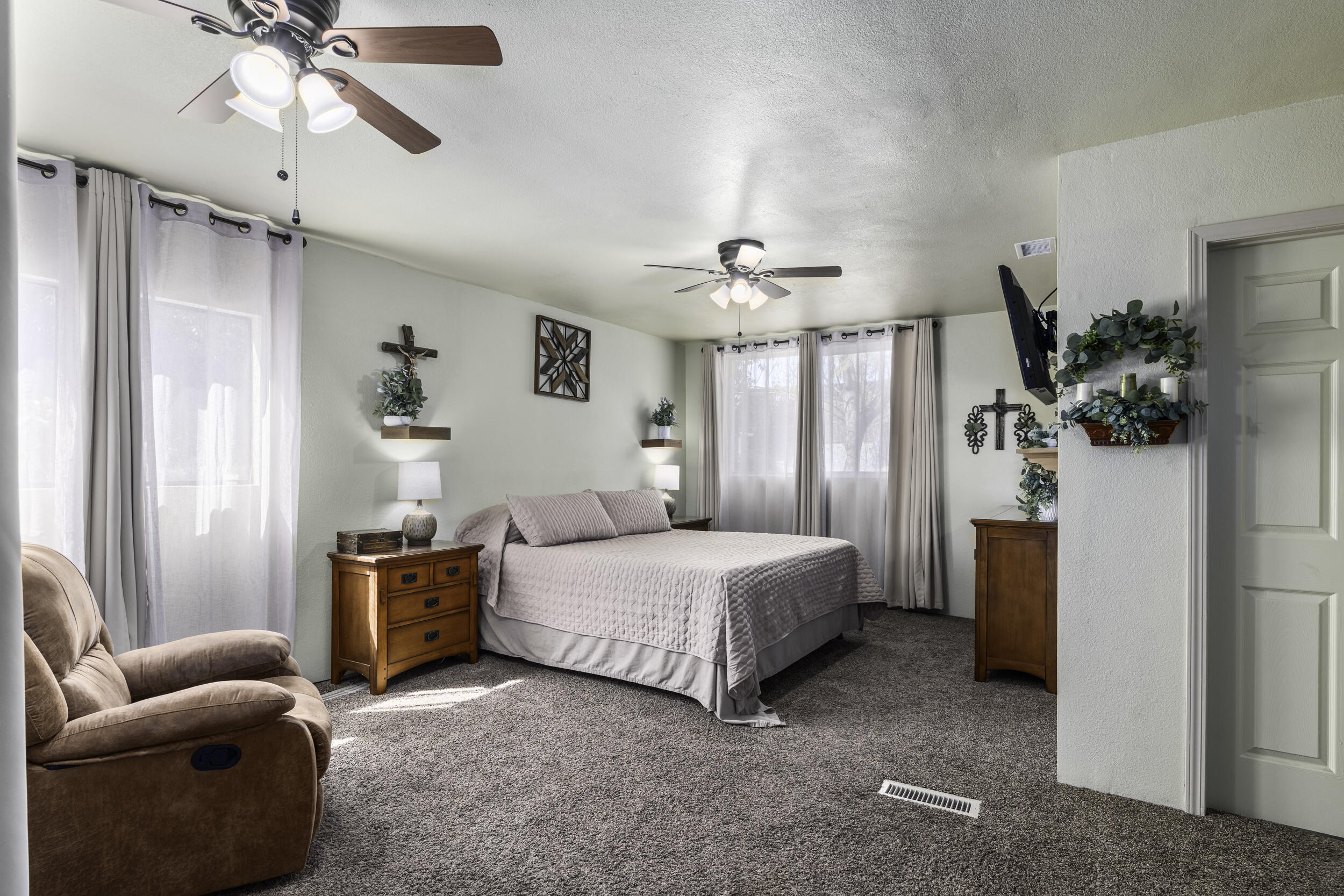 85 Rd 136, Delano, CA 93215