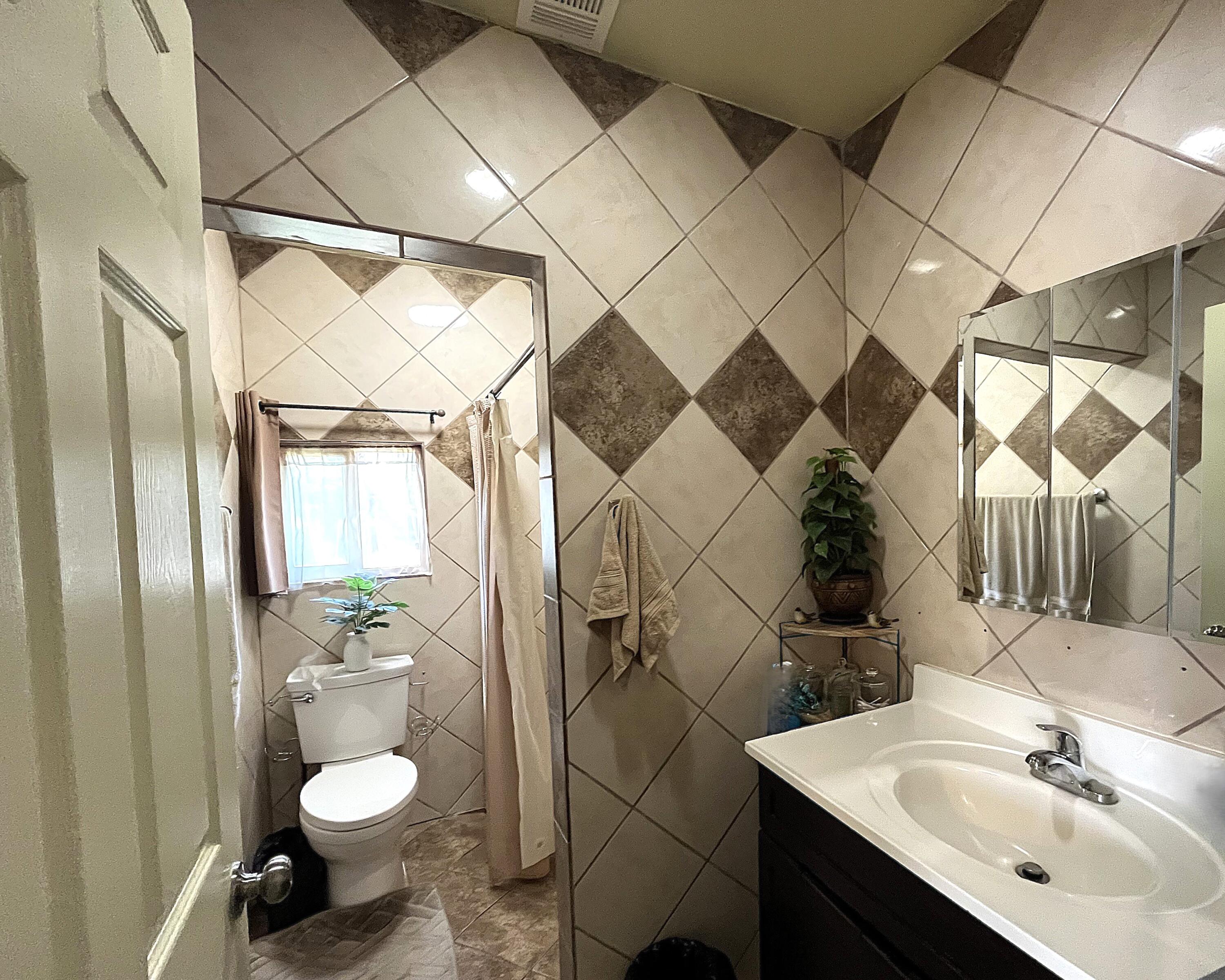 85 Rd 136, Delano, CA 93215