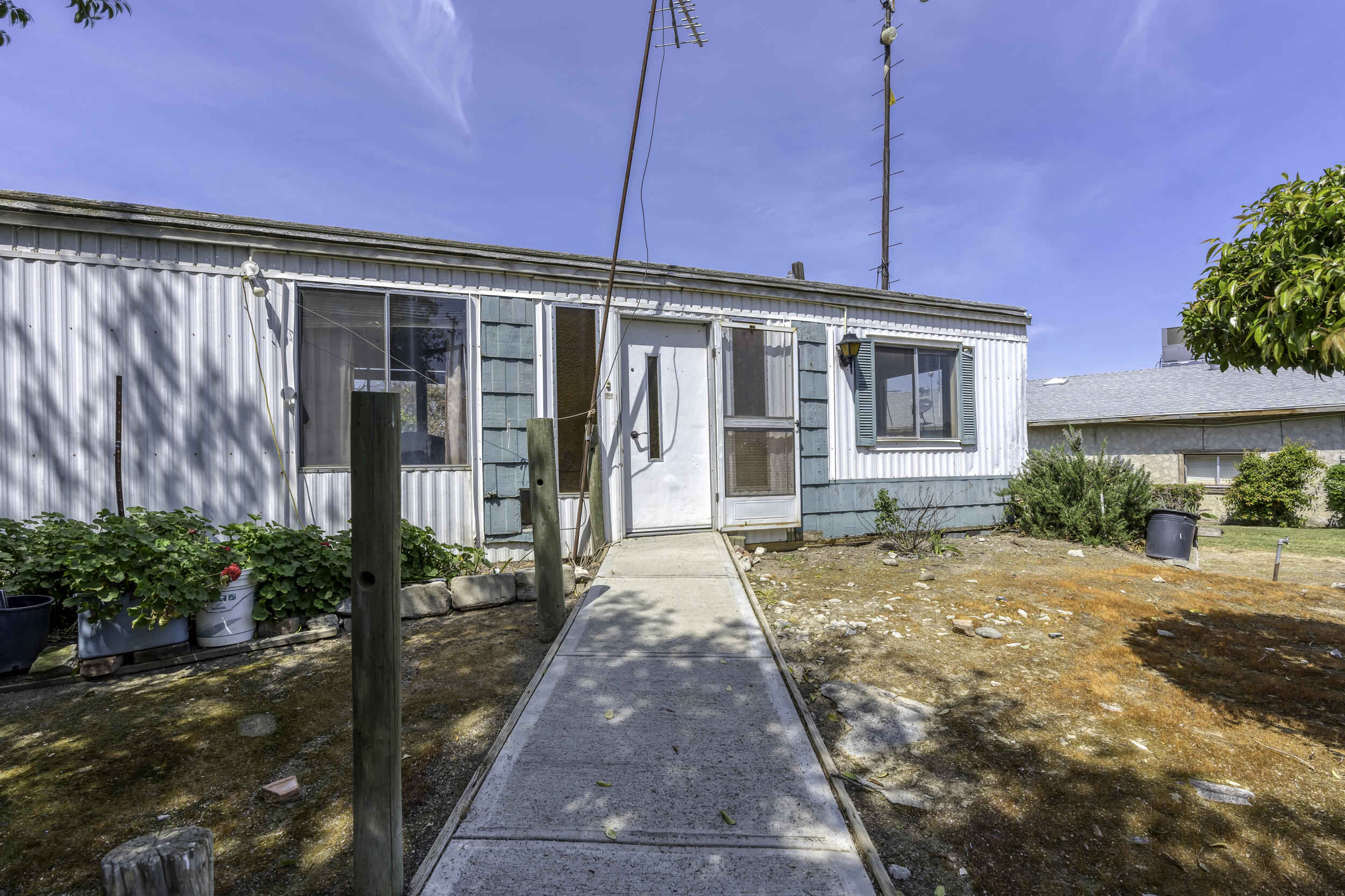 85 Rd 136, Delano, CA 93215