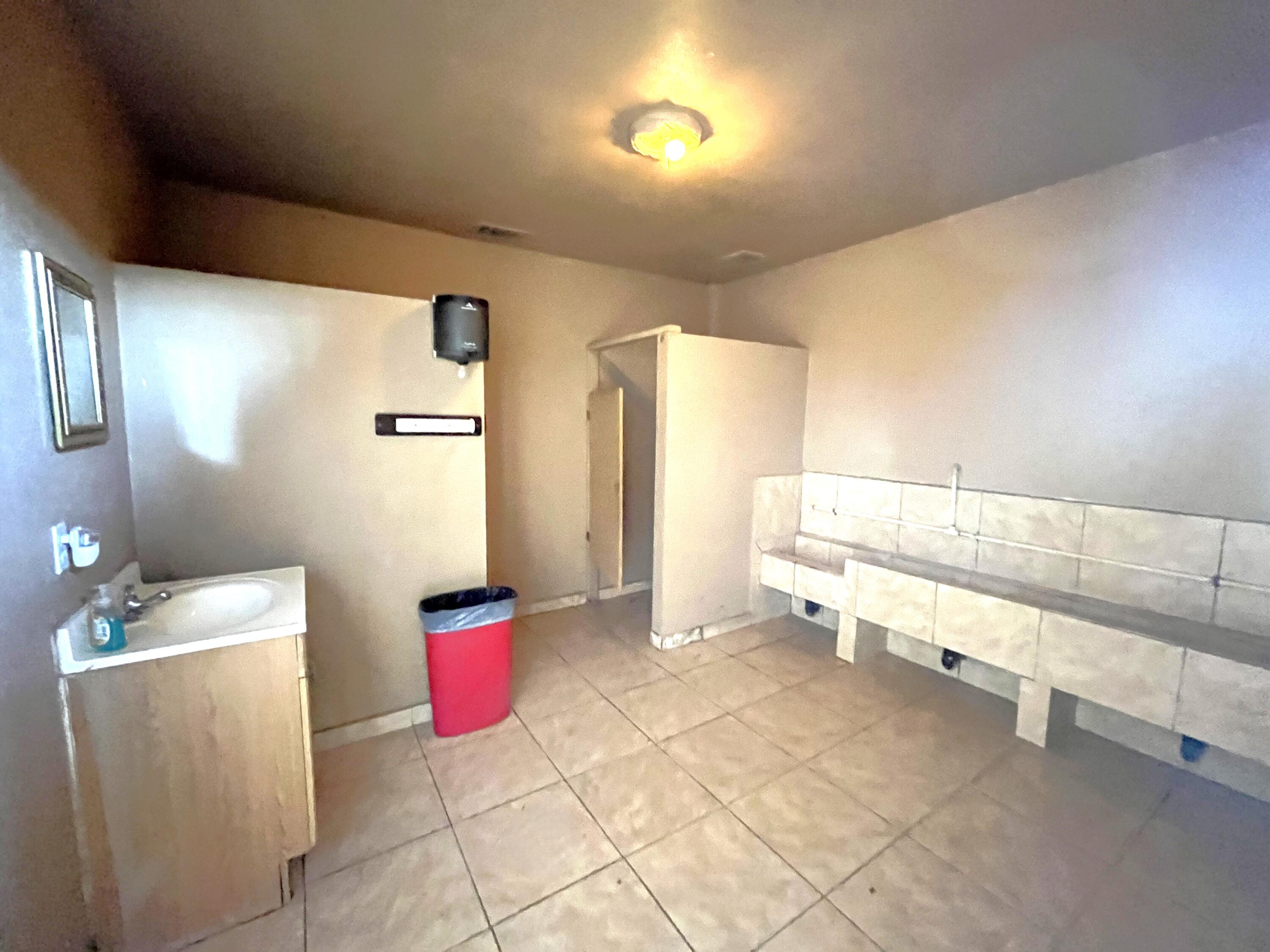 85 Rd 136, Delano, CA 93215