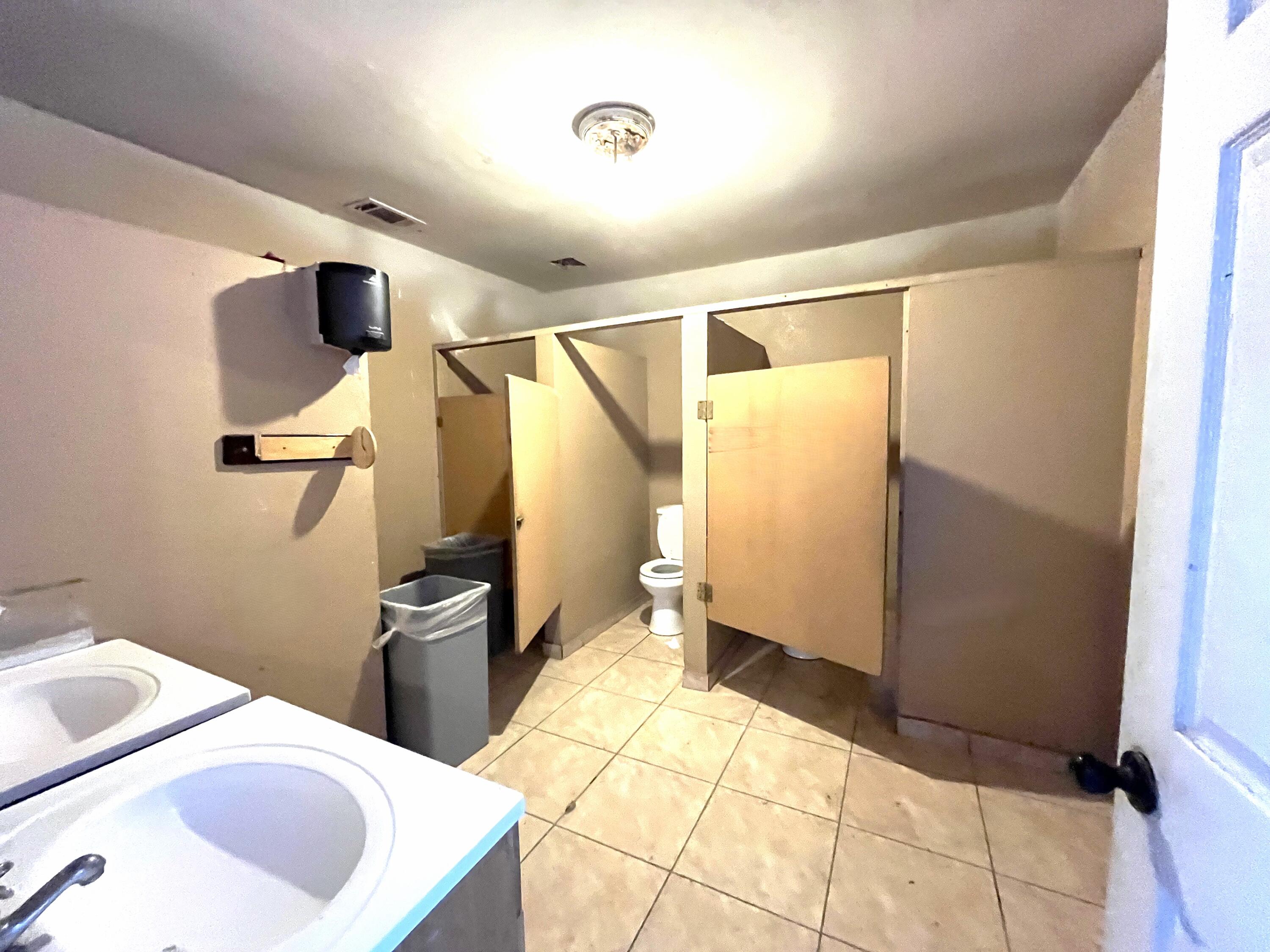 85 Rd 136, Delano, CA 93215