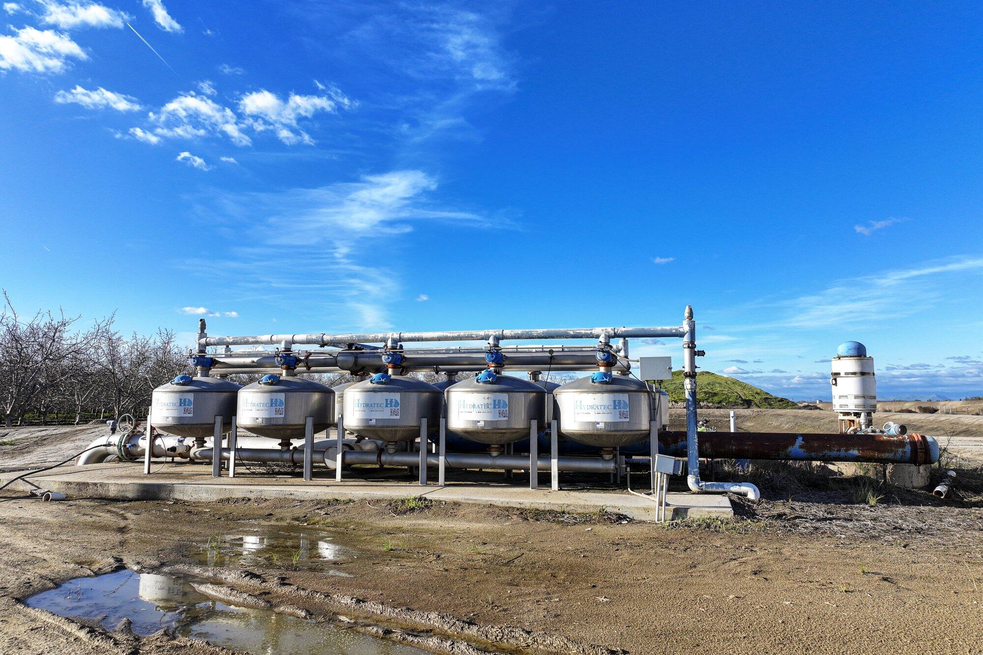 3012 N Oakmore Rd, Tulare, CA 93274