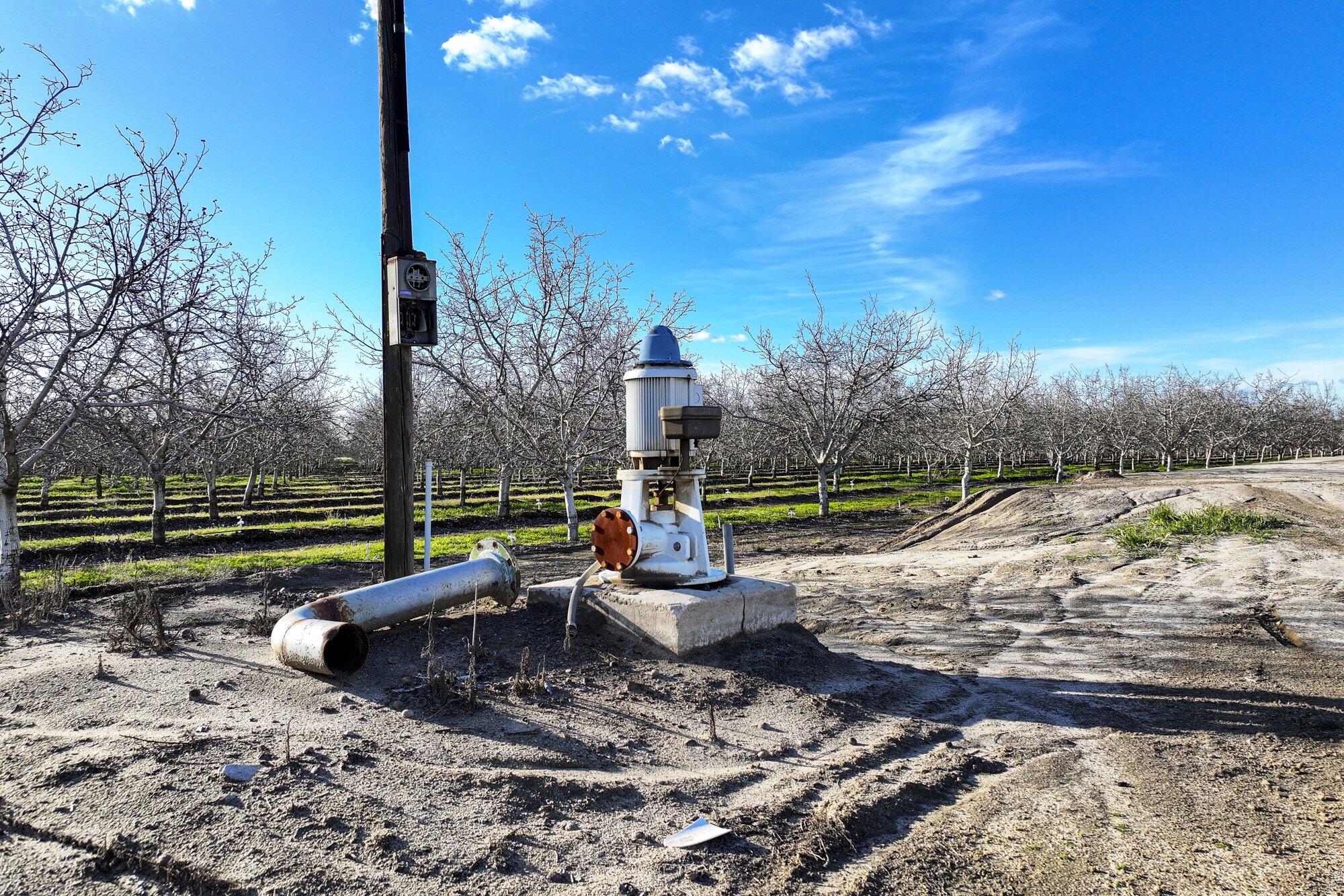 3012 N Oakmore Rd, Tulare, CA 93274