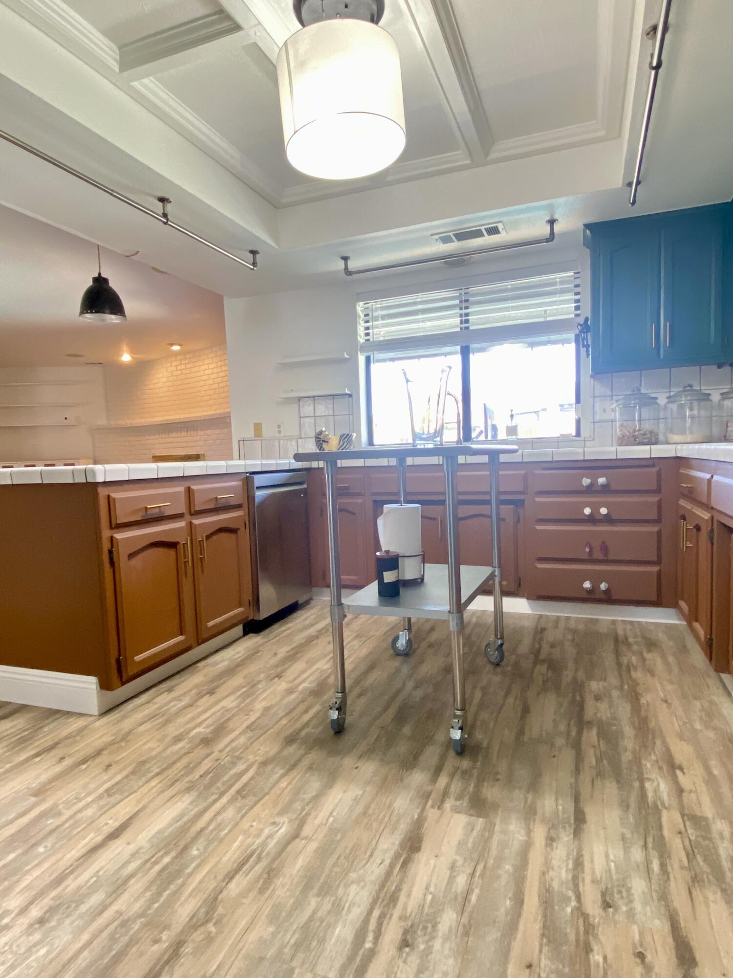 1450 W Brian Ln, Porterville, CA 93257