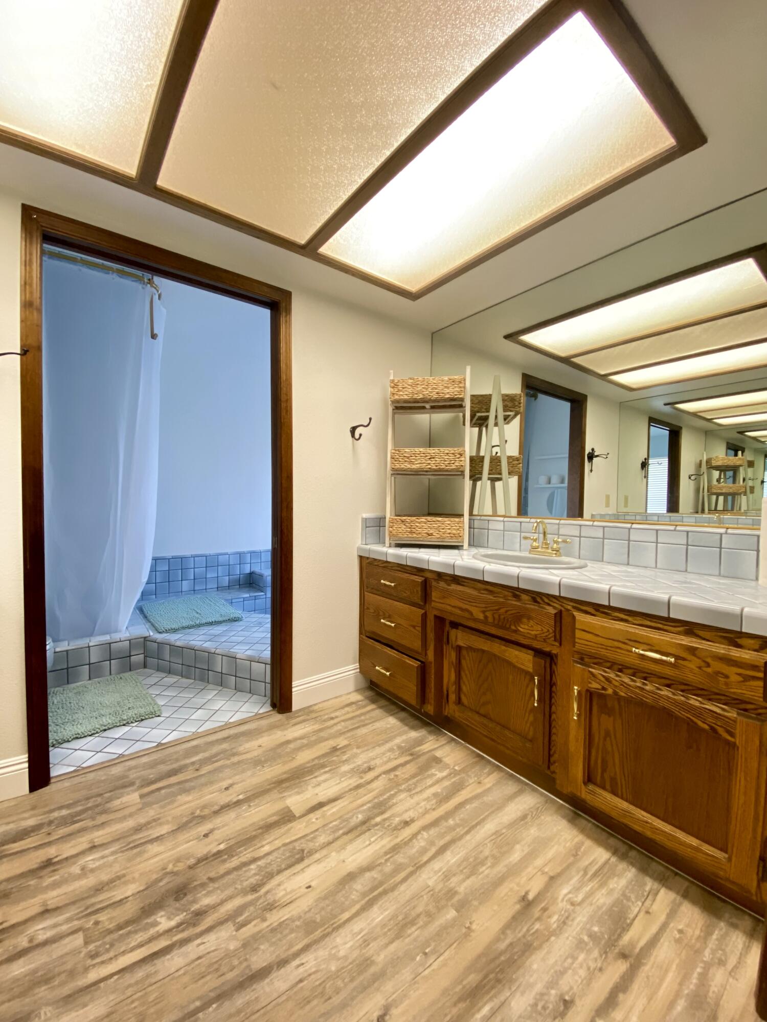 1450 W Brian Ln, Porterville, CA 93257