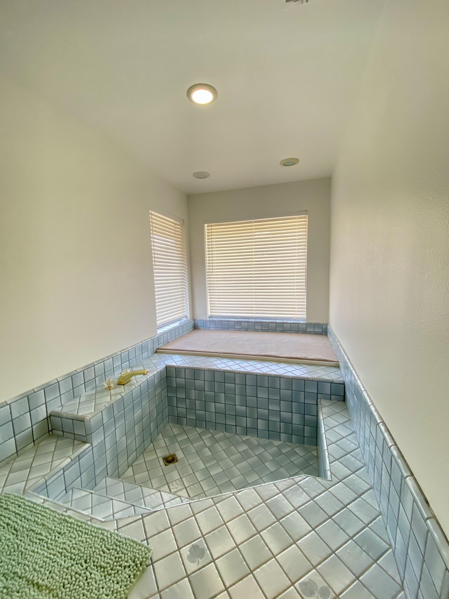 1450 W Brian Ln, Porterville, CA 93257