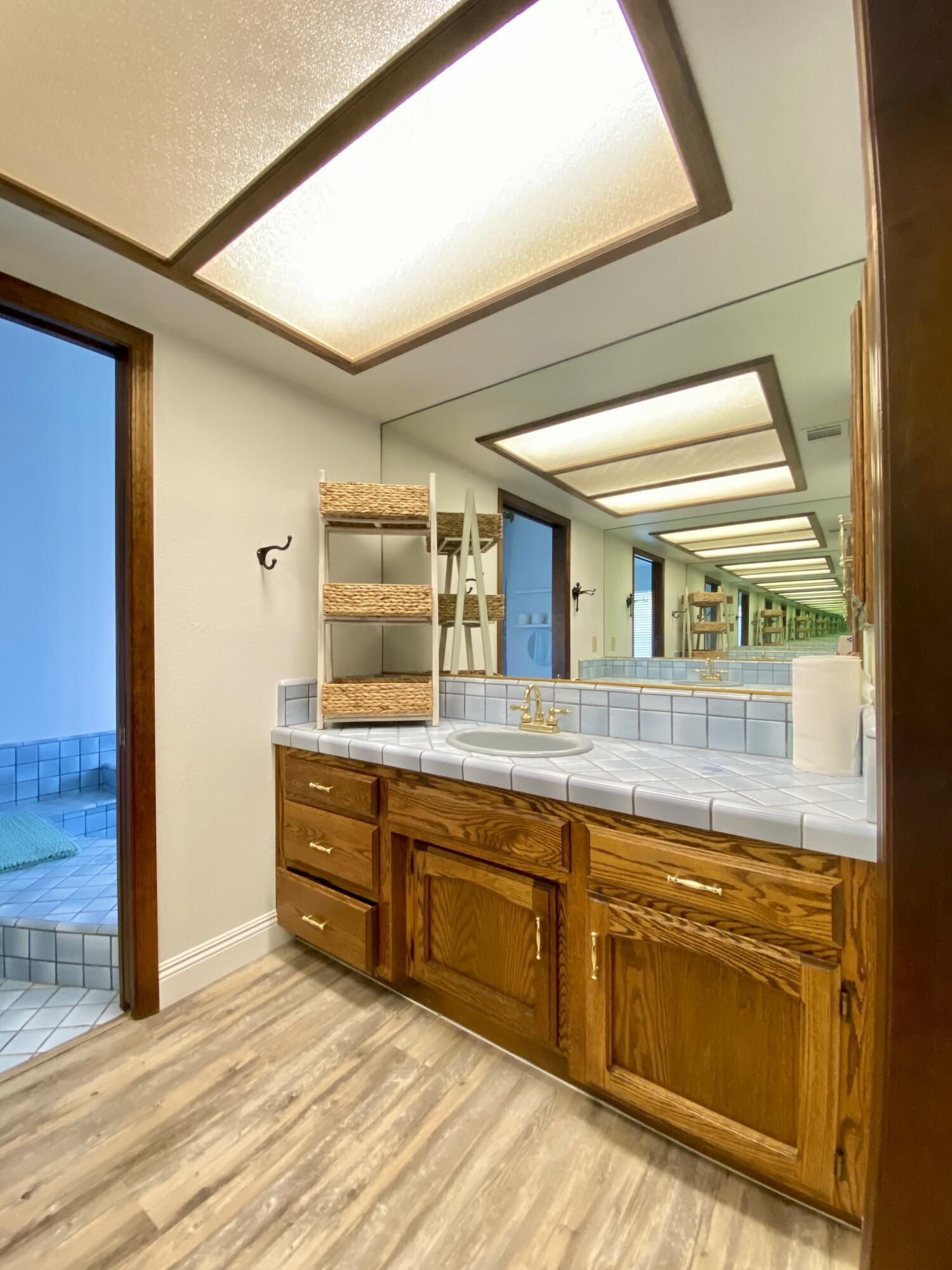 1450 W Brian Ln, Porterville, CA 93257