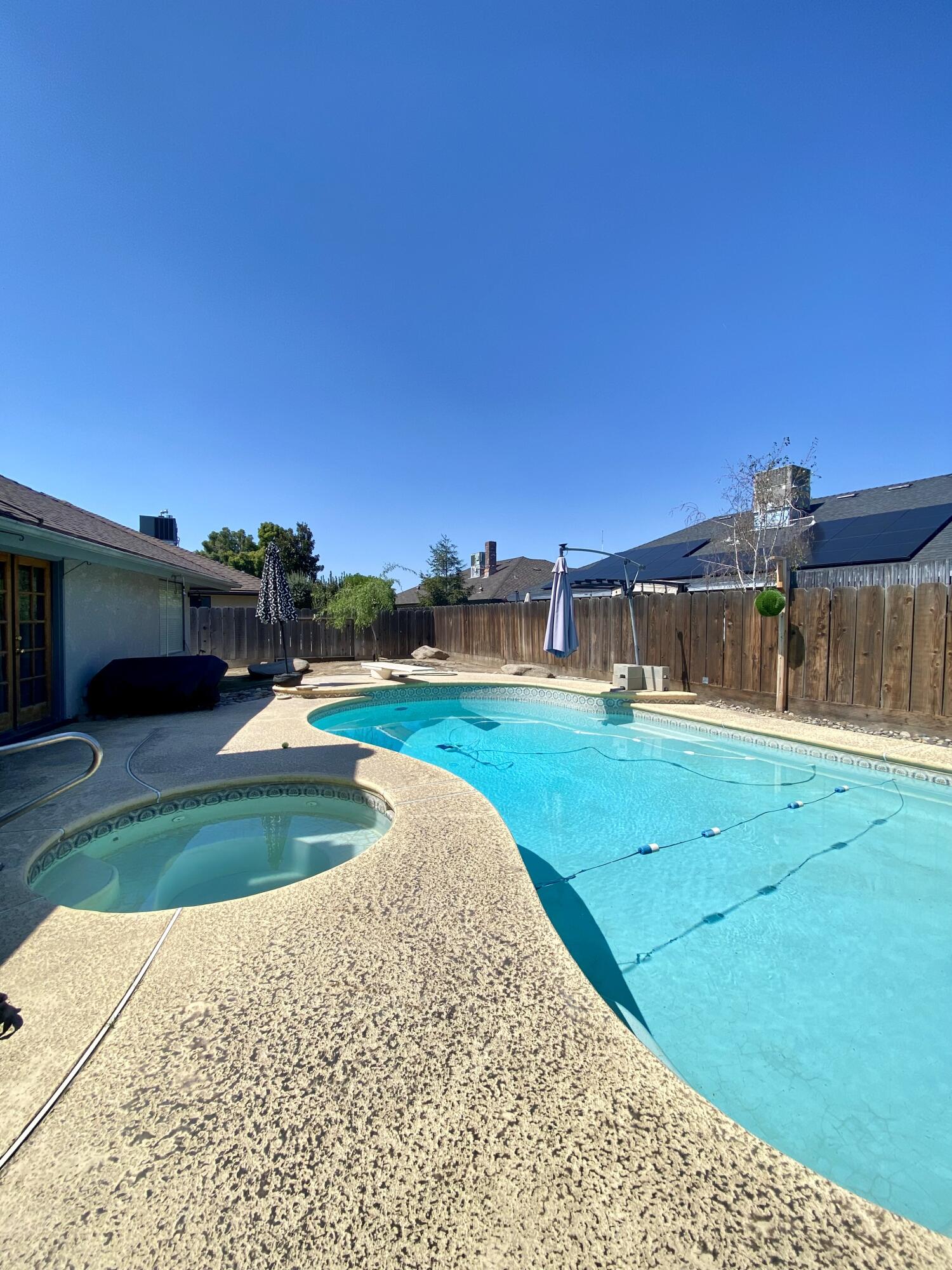 1450 W Brian Ln, Porterville, CA 93257