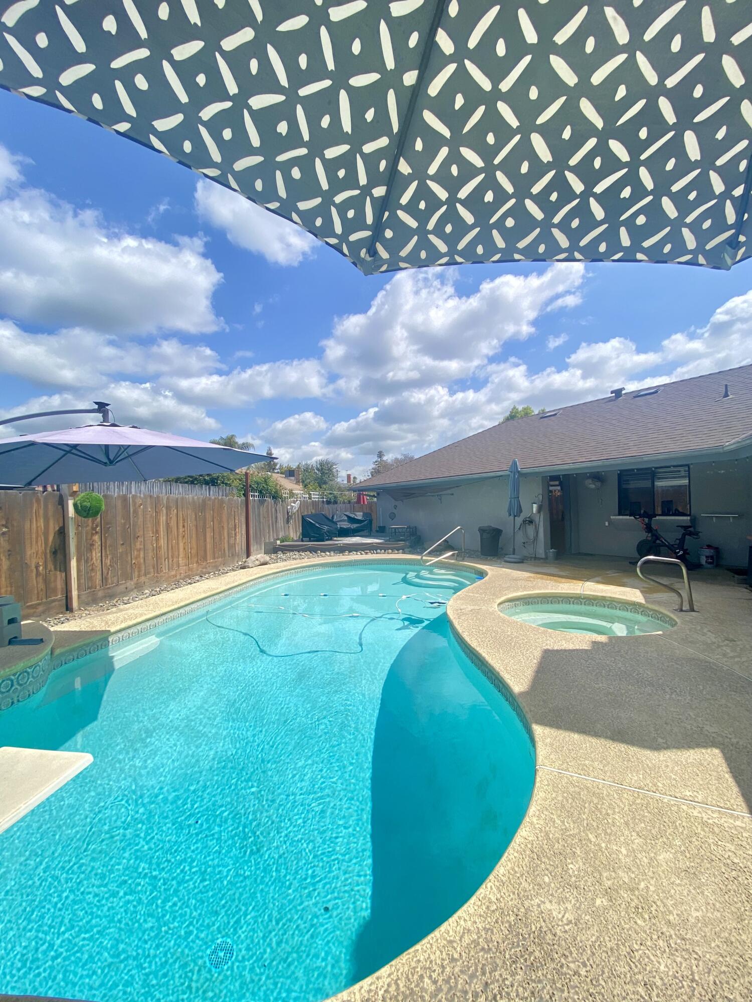 1450 W Brian Ln, Porterville, CA 93257