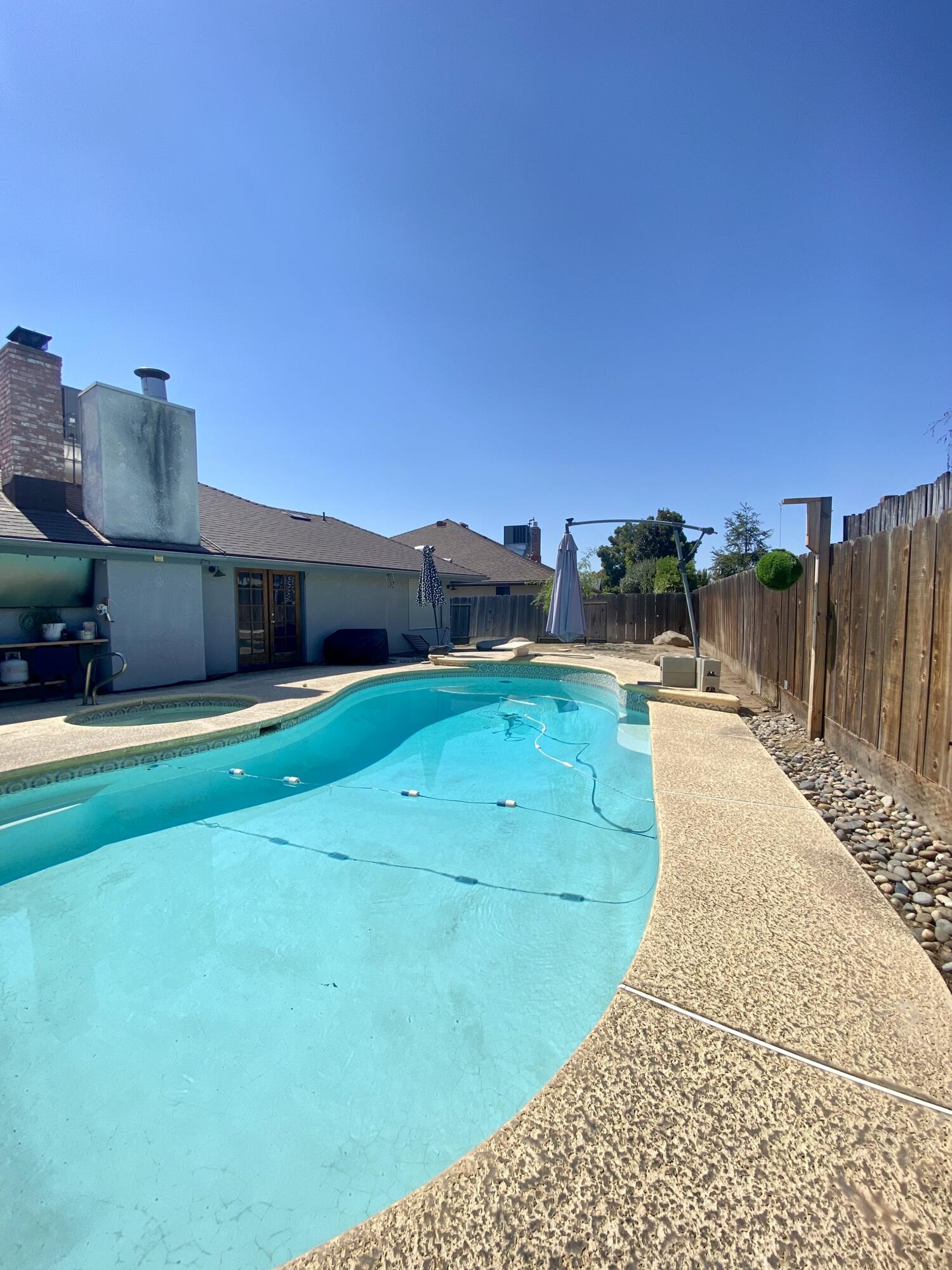 1450 W Brian Ln, Porterville, CA 93257