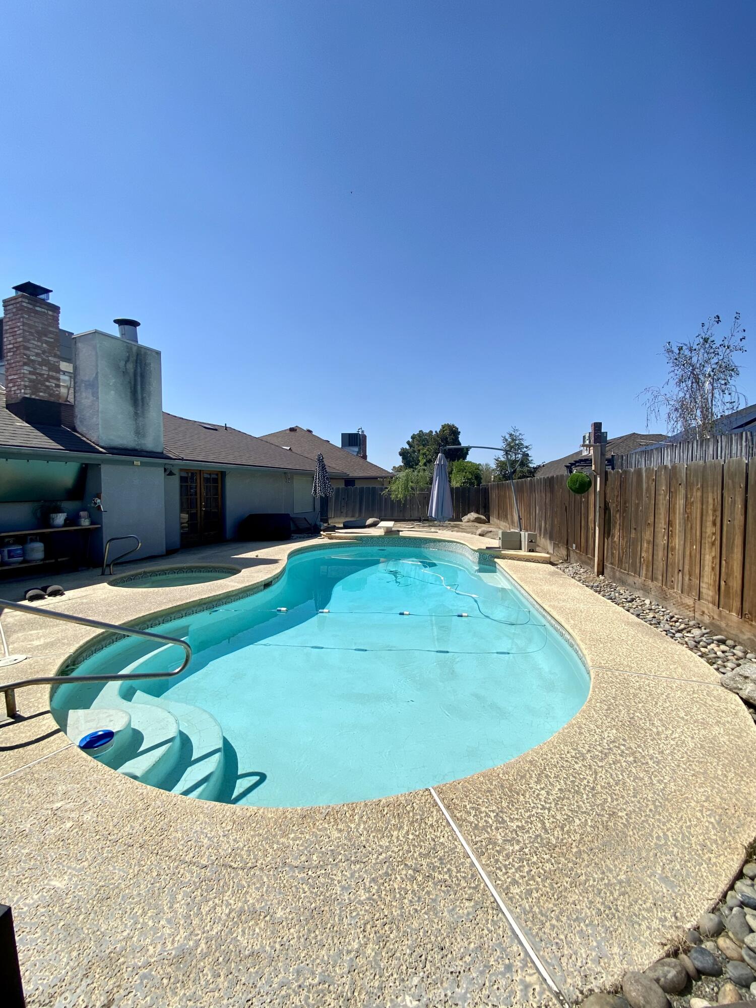 1450 W Brian Ln, Porterville, CA 93257