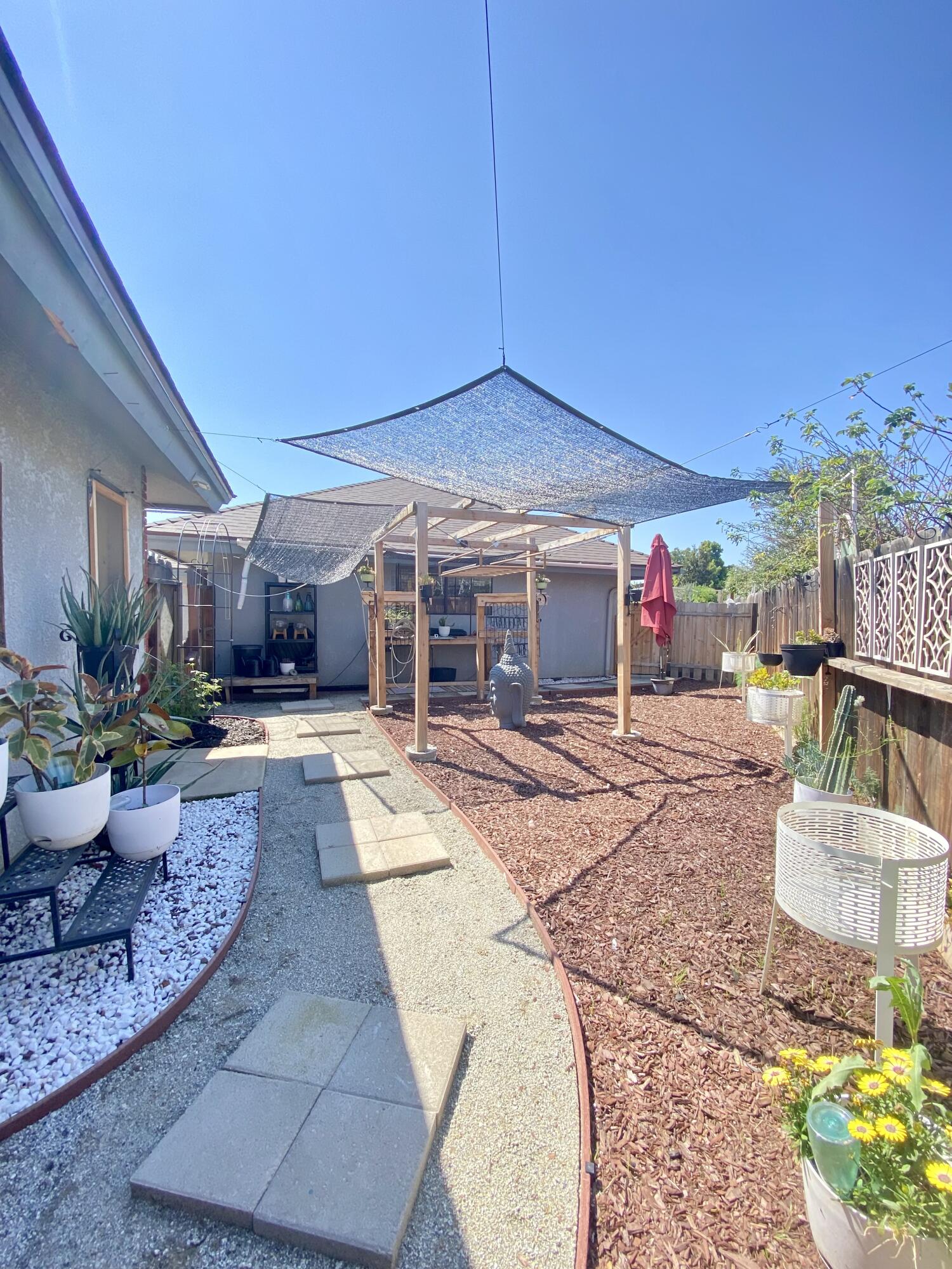 1450 W Brian Ln, Porterville, CA 93257