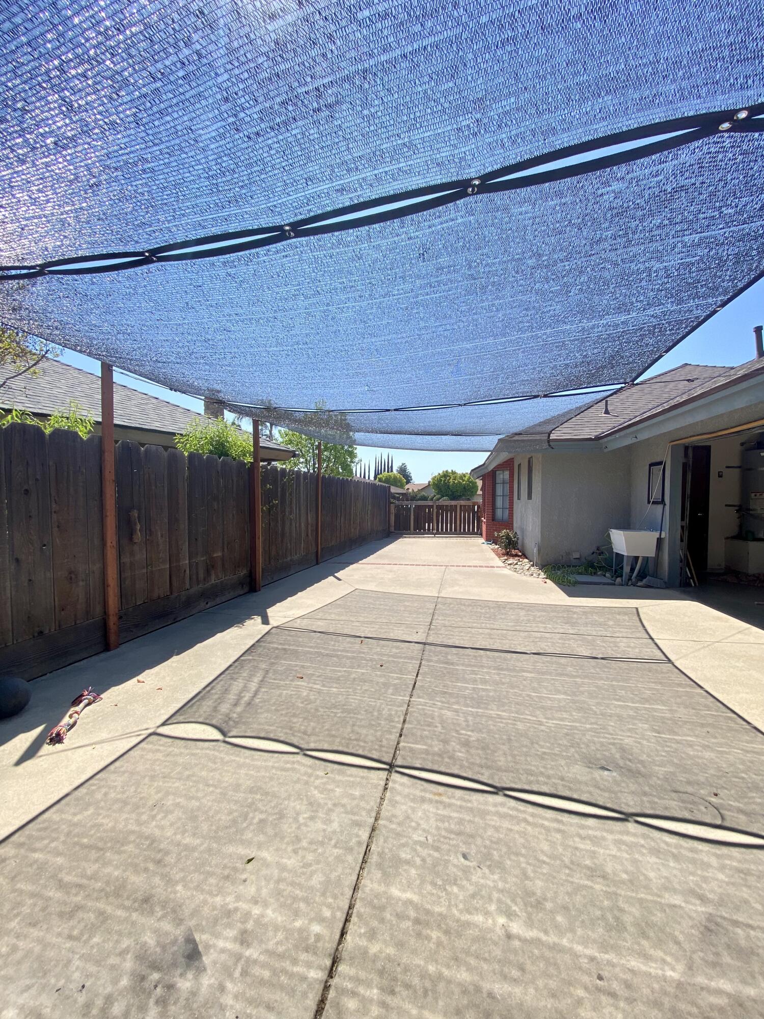 1450 W Brian Ln, Porterville, CA 93257