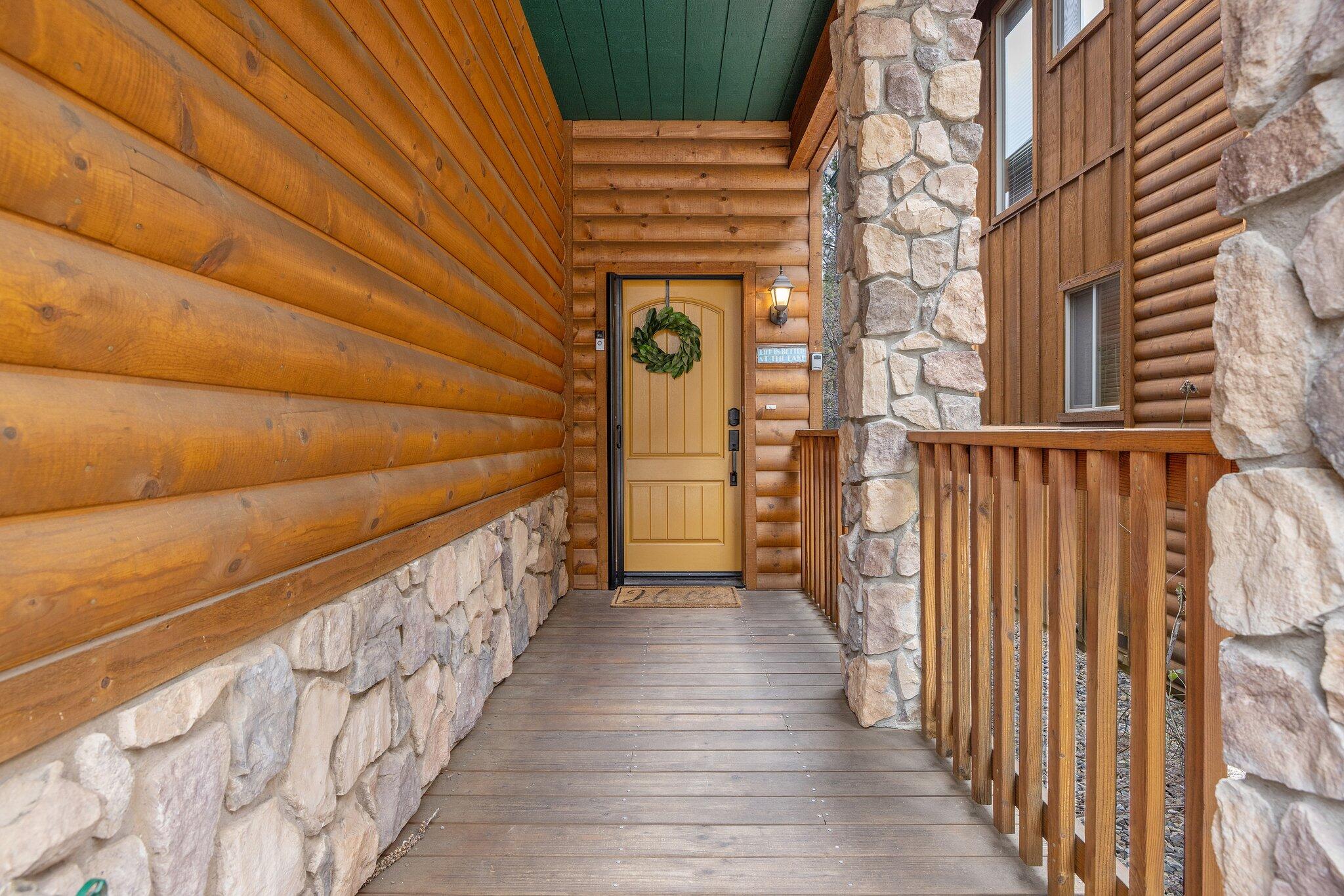 40838 Village Pass Ln #18, Shaver Lake, CA 93664