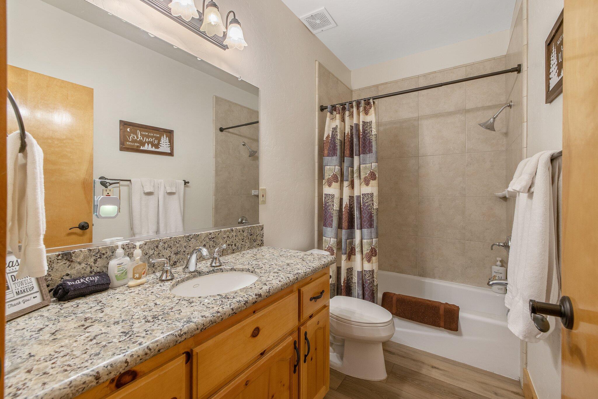 40838 Village Pass Ln #18, Shaver Lake, CA 93664