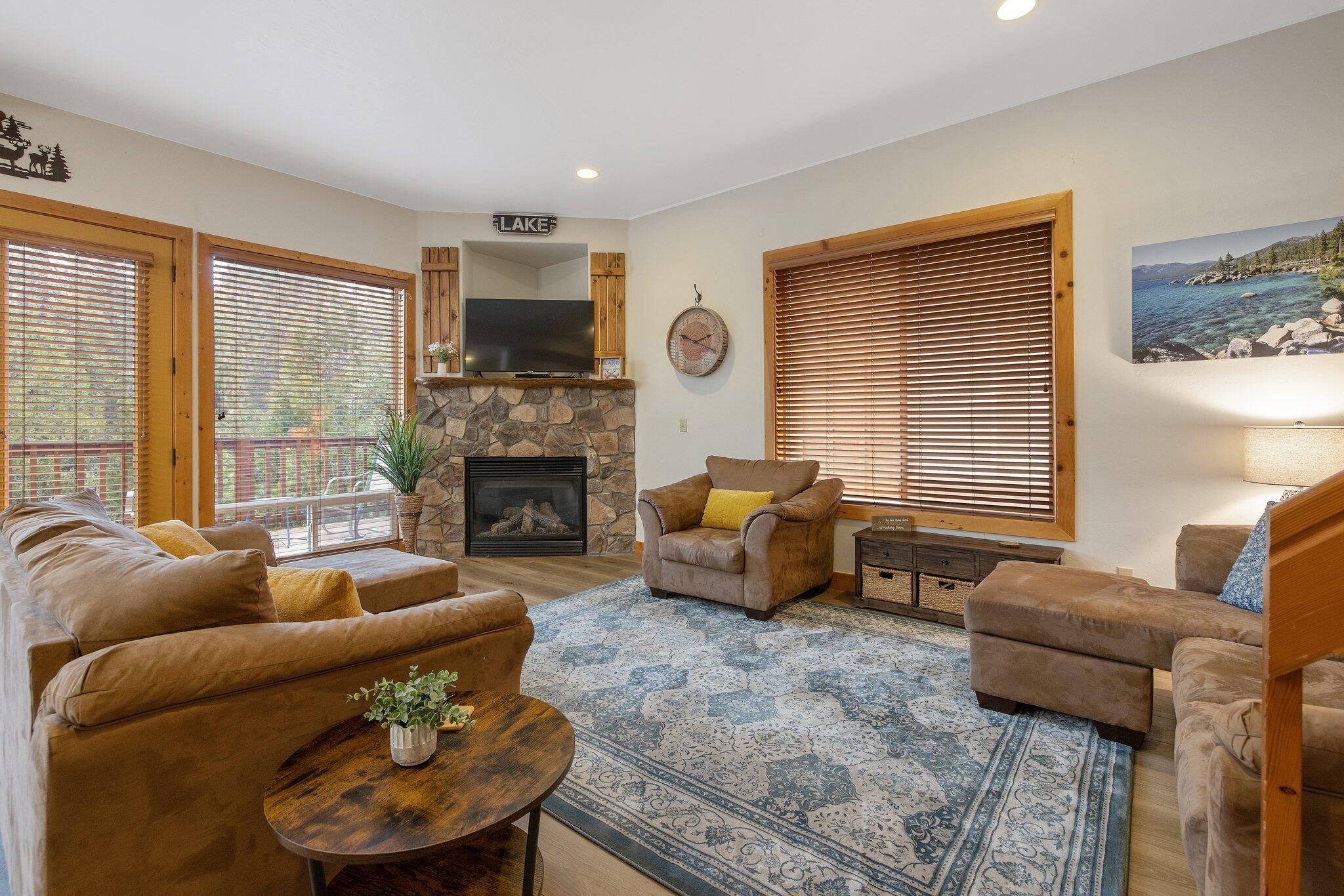 40838 Village Pass Ln #18, Shaver Lake, CA 93664