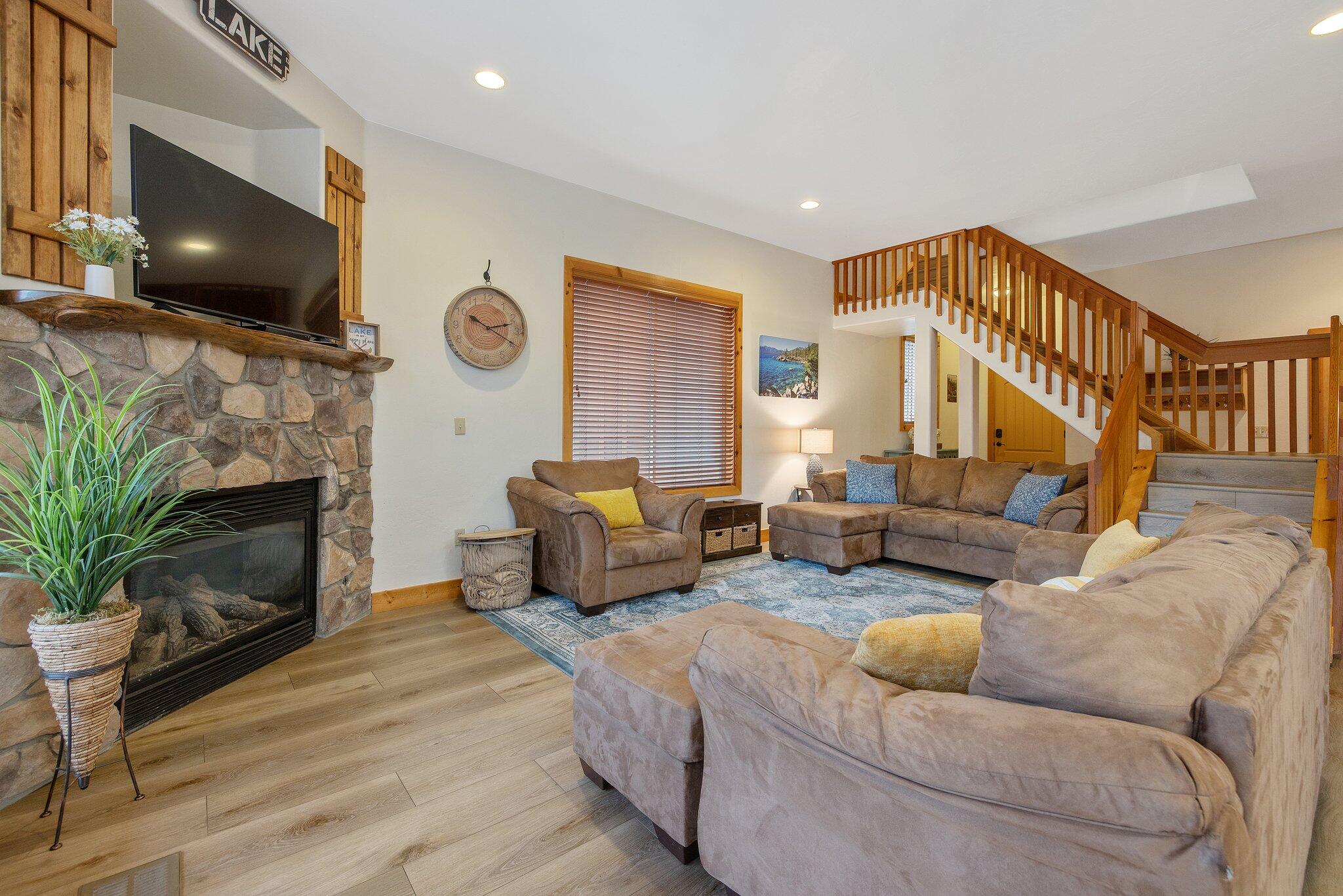 40838 Village Pass Ln #18, Shaver Lake, CA 93664