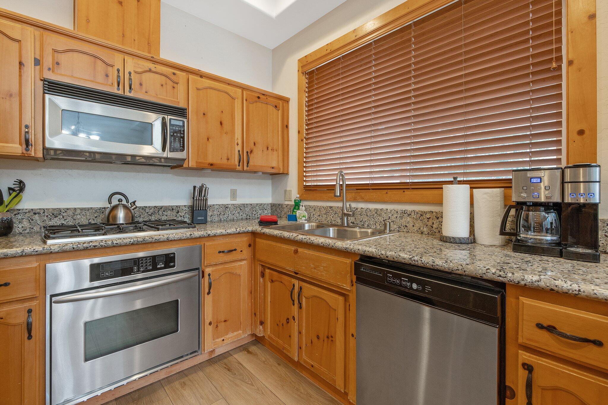 40838 Village Pass Ln #18, Shaver Lake, CA 93664