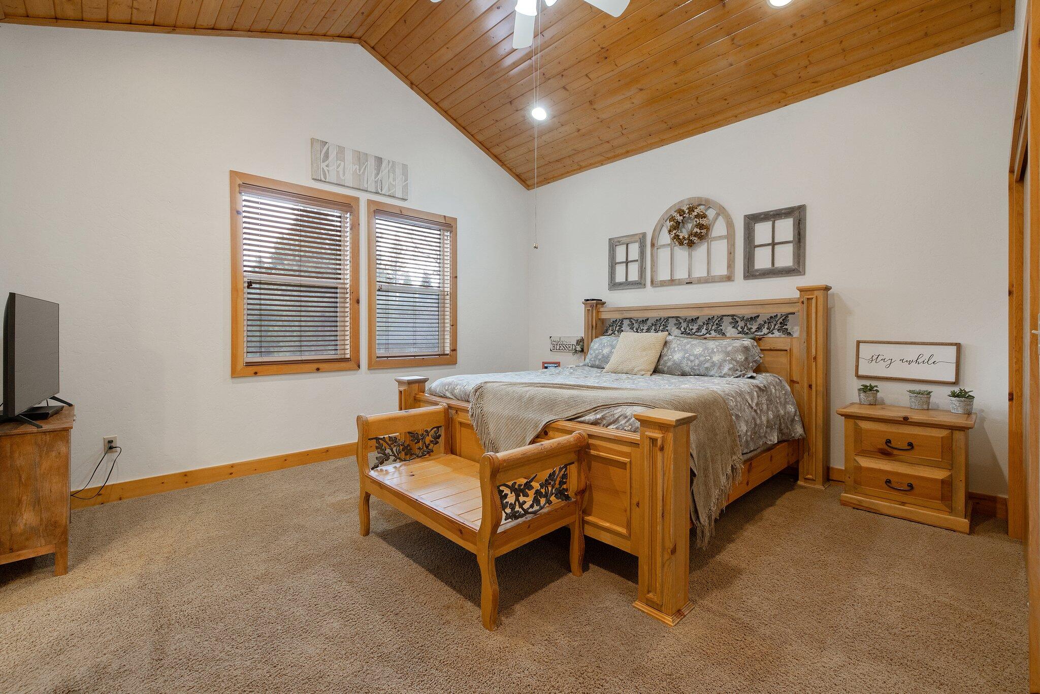 40838 Village Pass Ln #18, Shaver Lake, CA 93664