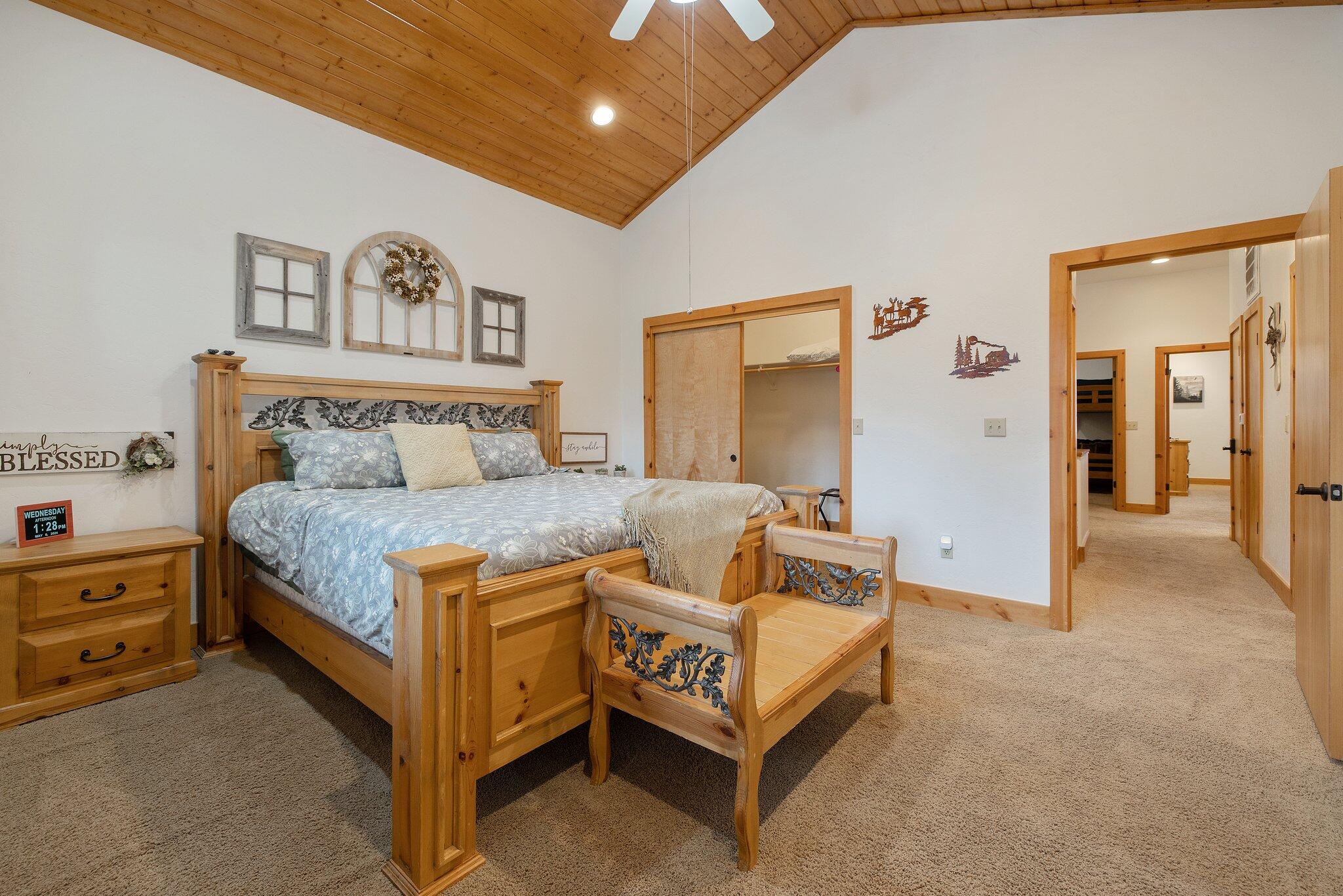 40838 Village Pass Ln #18, Shaver Lake, CA 93664