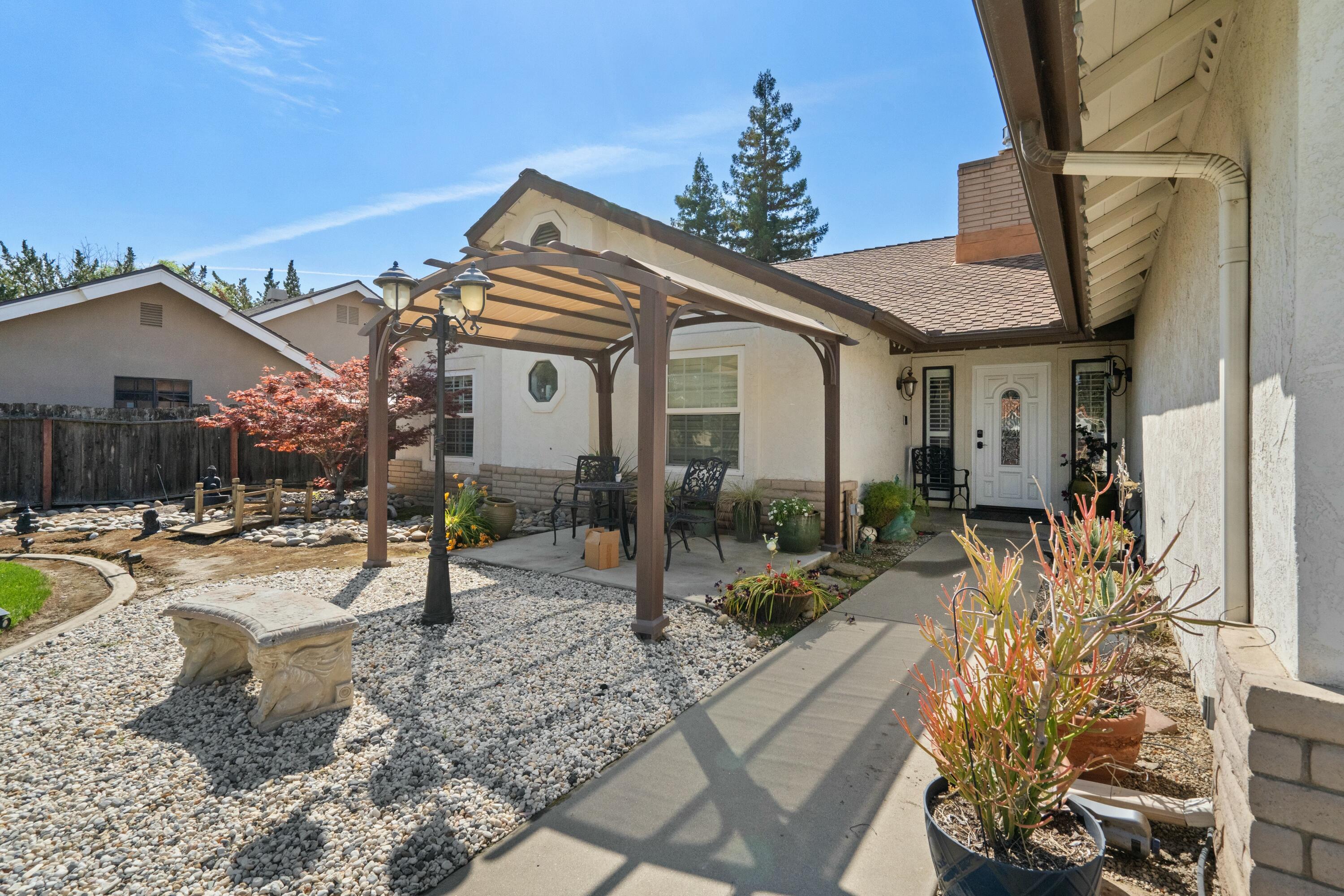 1103 N Vista St, Visalia, CA 93292