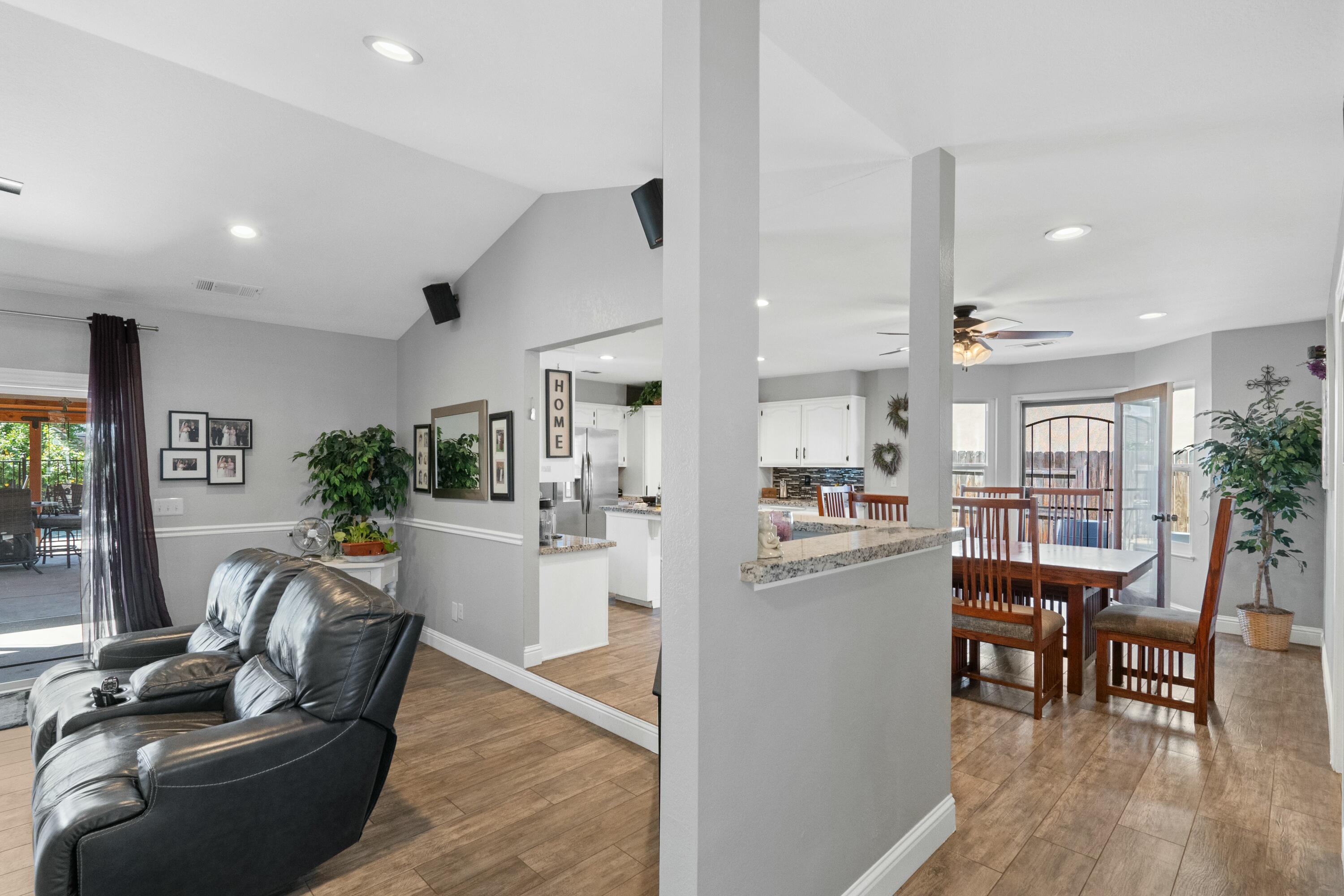 1103 N Vista St, Visalia, CA 93292