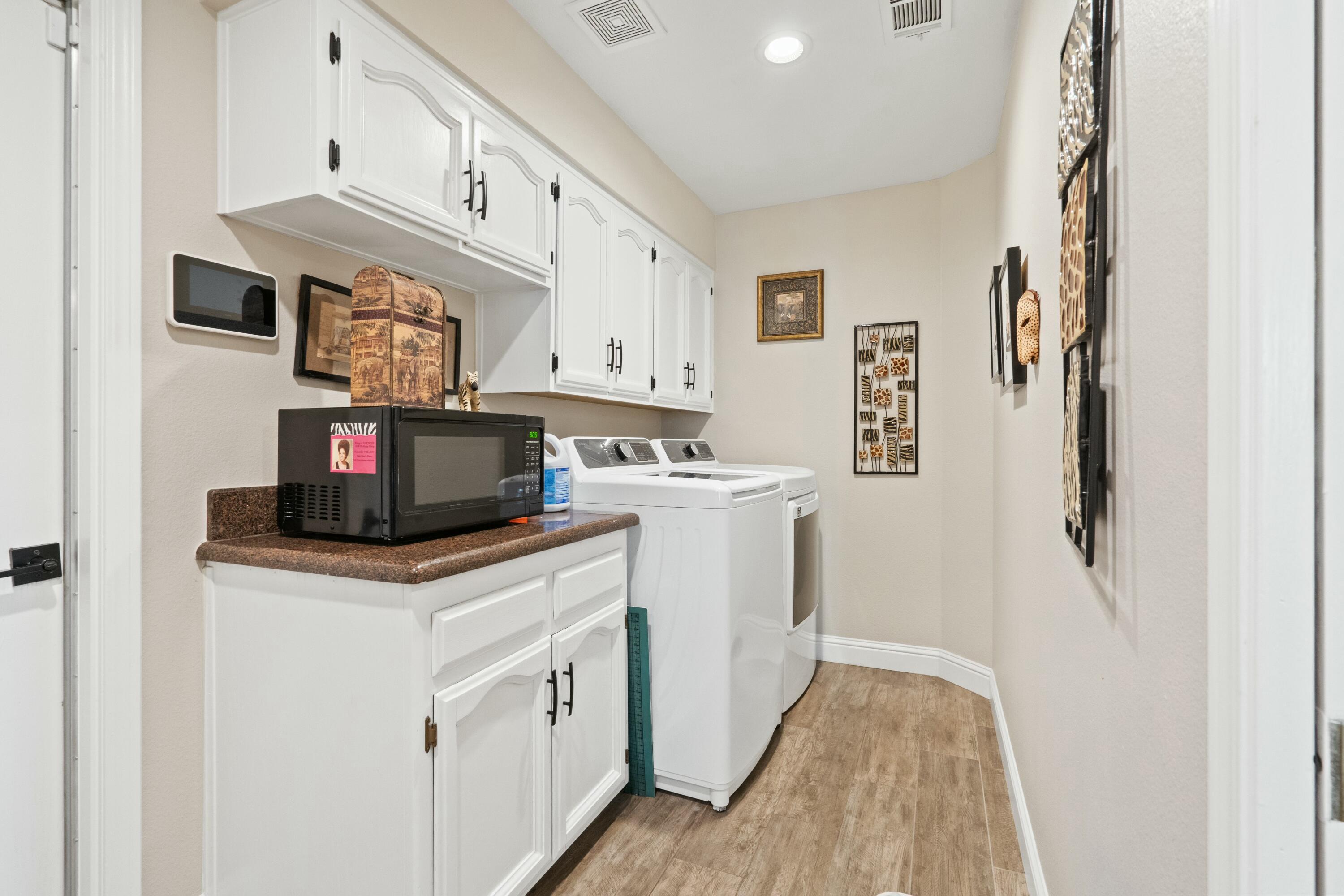 1103 N Vista St, Visalia, CA 93292