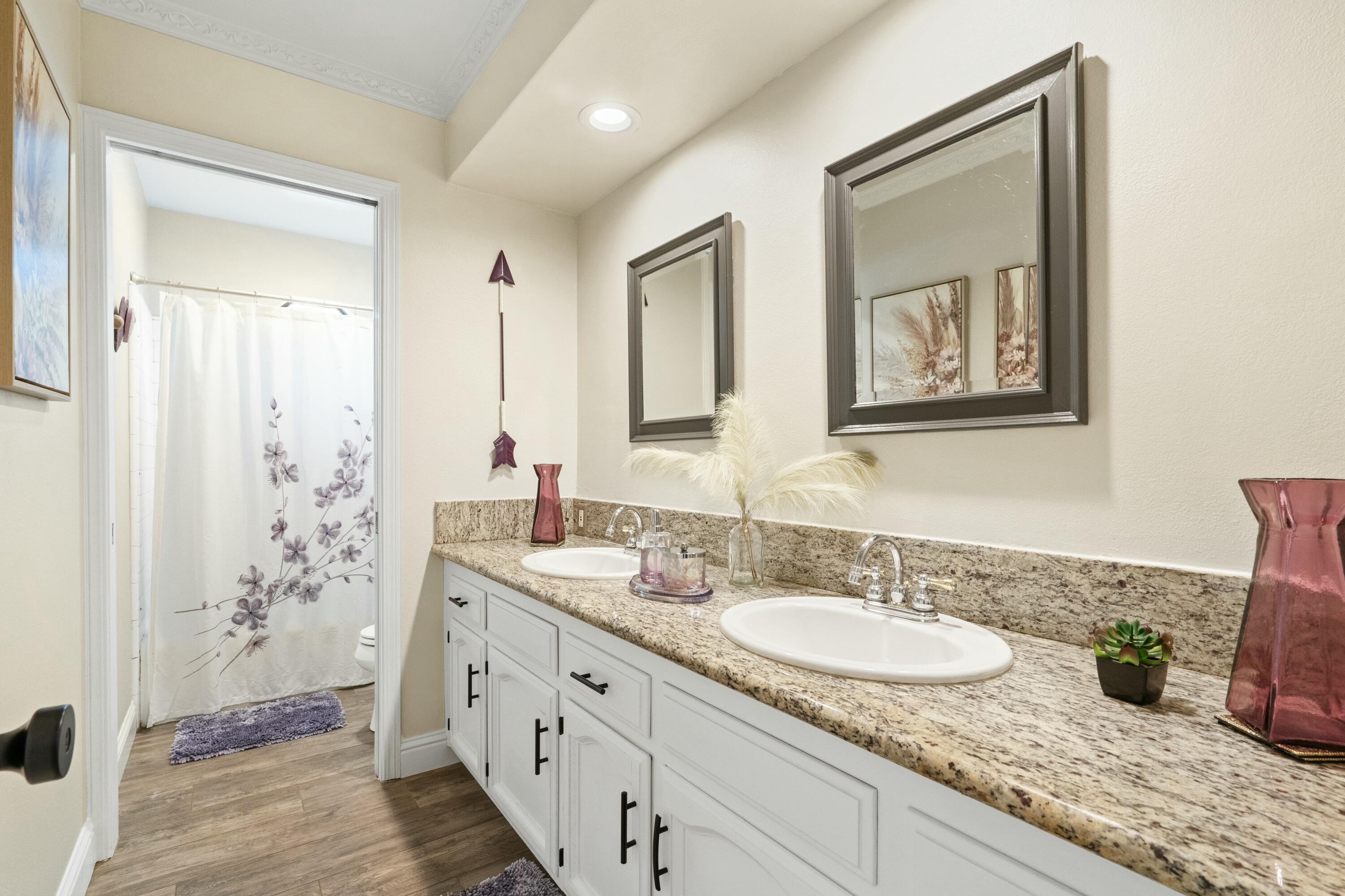 1103 N Vista St, Visalia, CA 93292