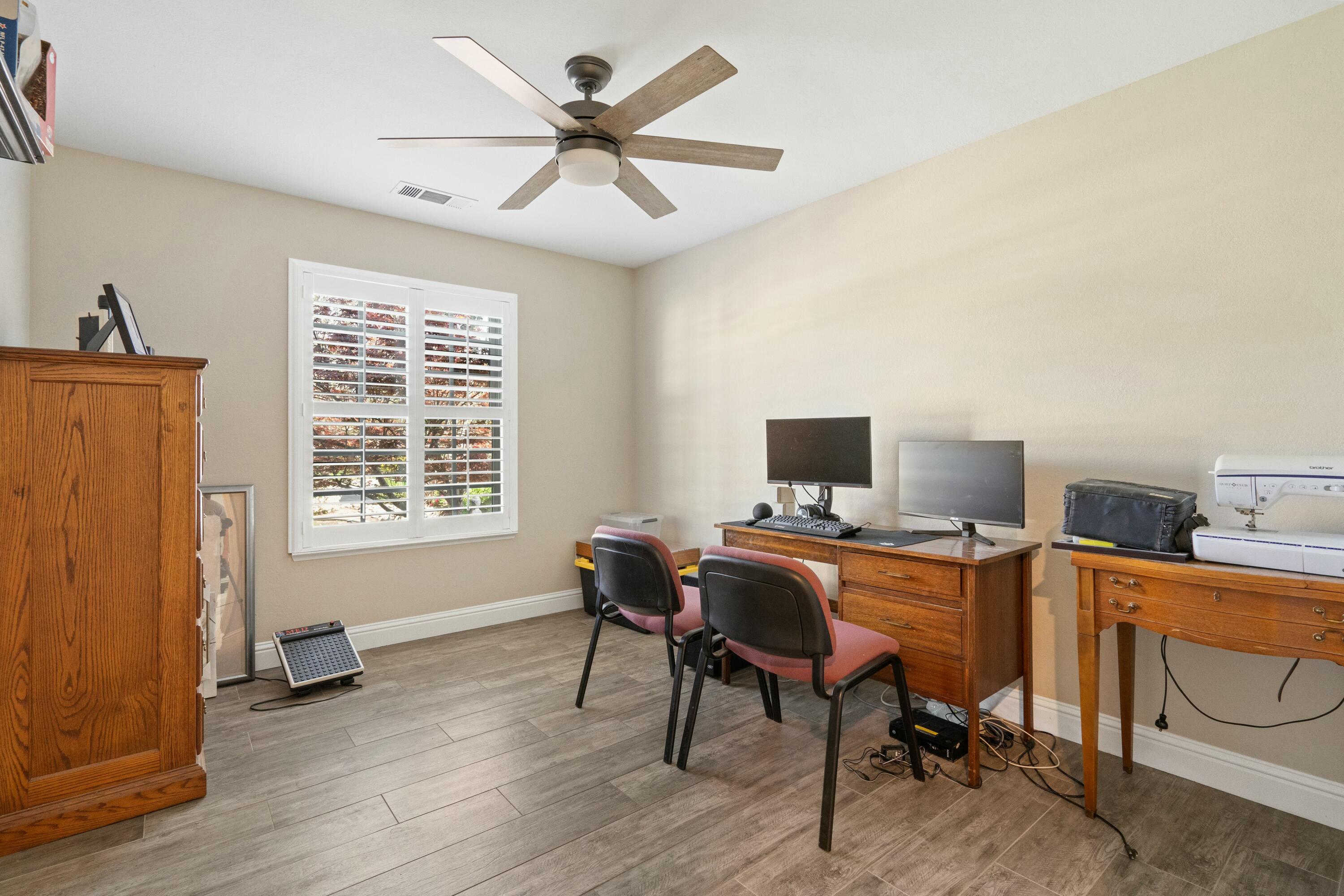 1103 N Vista St, Visalia, CA 93292